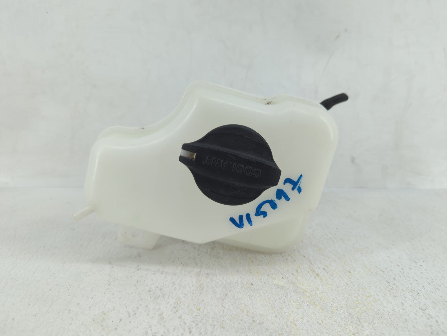2011-2015 Hyundai Sonata Radiator Coolant Overflow Expansion Tank Bottle - Oemusedautoparts1.com