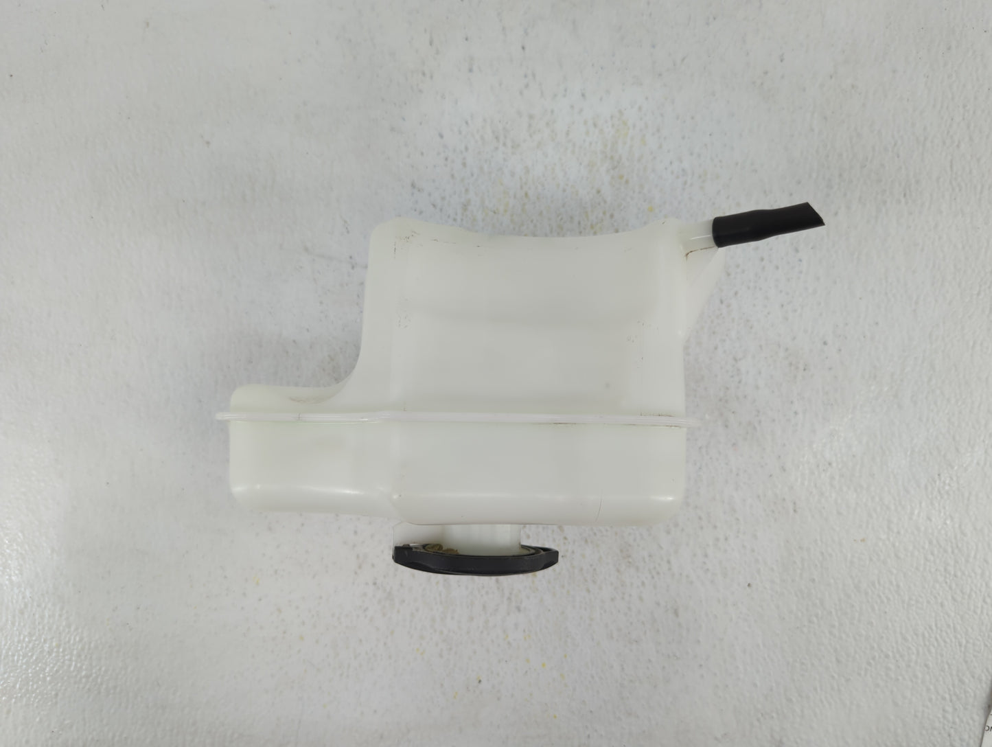 2011-2015 Hyundai Sonata Radiator Coolant Overflow Expansion Tank Bottle - Oemusedautoparts1.com