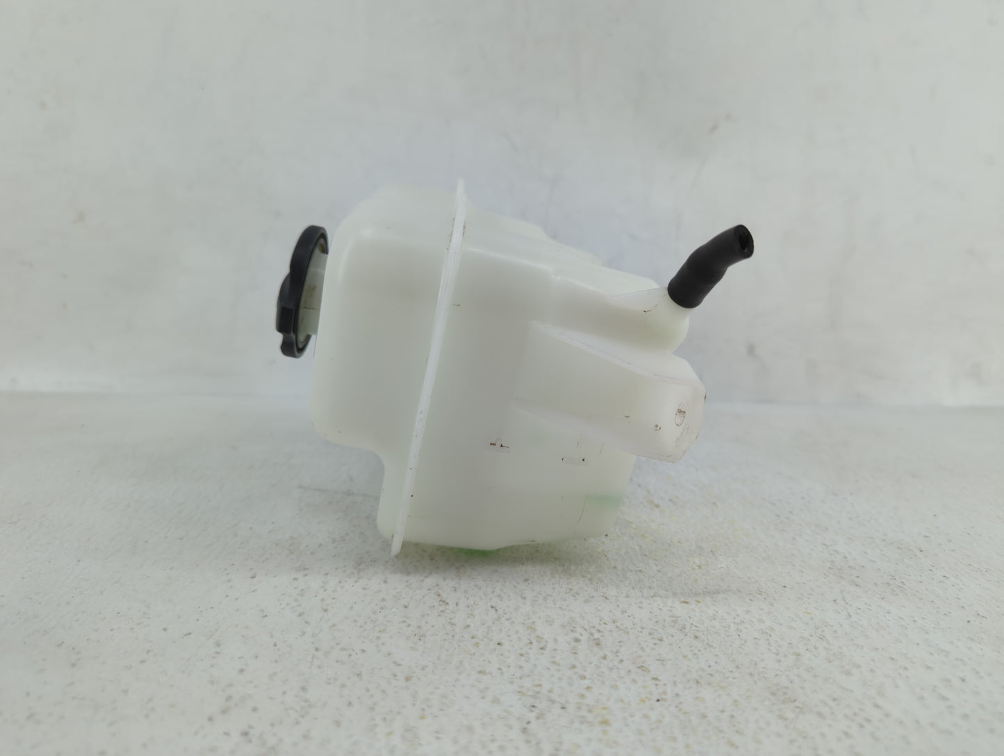 2011-2015 Hyundai Sonata Radiator Coolant Overflow Expansion Tank Bottle - Oemusedautoparts1.com