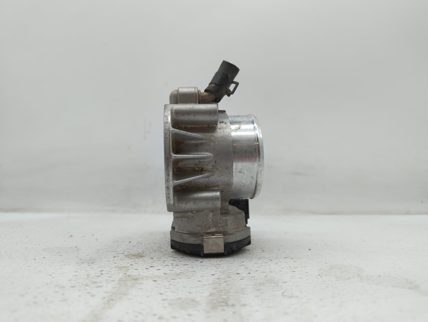 2011-2015 Hyundai Sonata Throttle Body P/N:35100-2G800 9045010020, 0459 1847 AC Fits Fits 2011 2012 2013 2014 2015 2016 OEM 