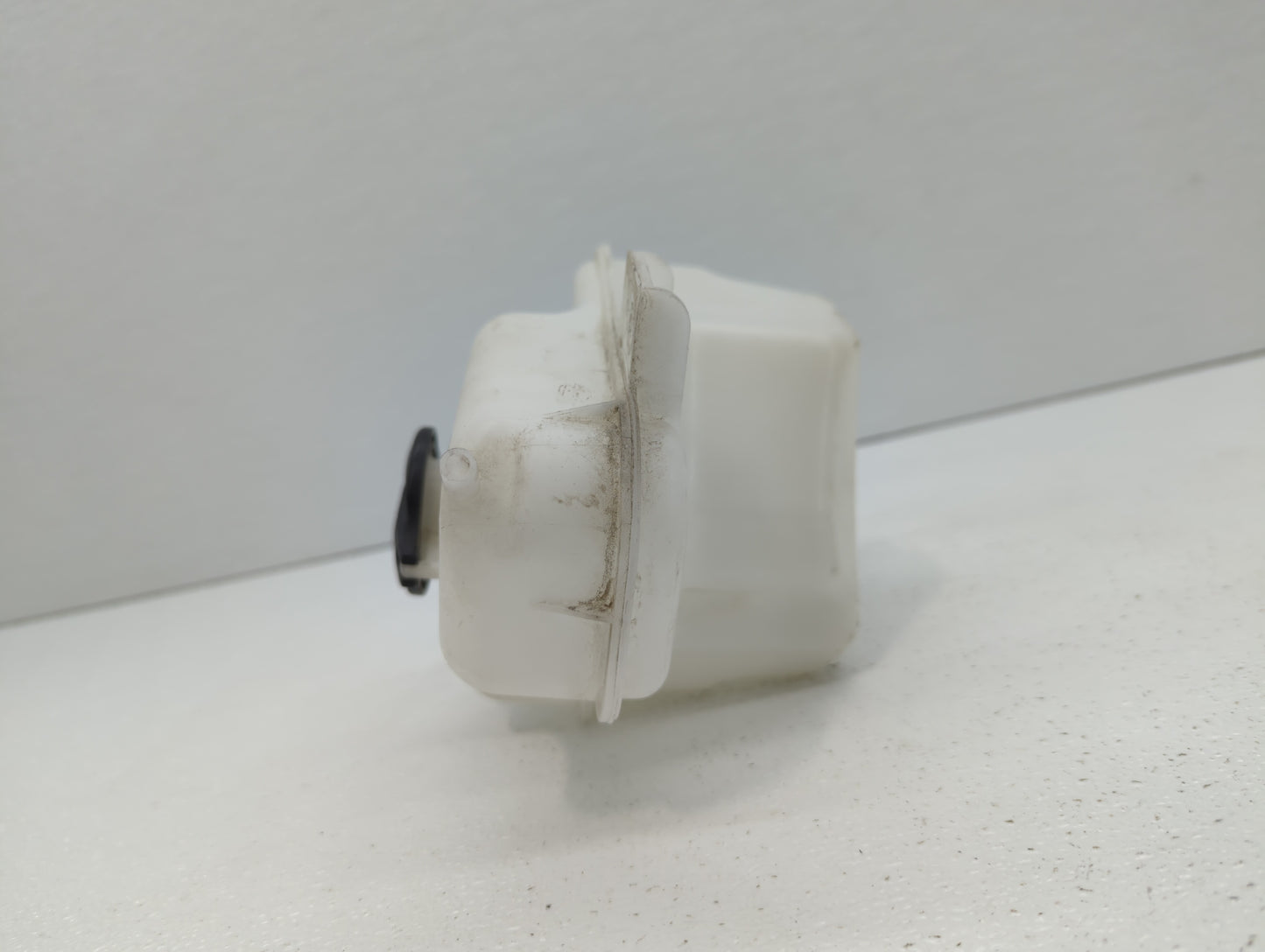 2011-2015 Hyundai Sonata Radiator Coolant Overflow Expansion Tank Bottle - Oemusedautoparts1.com