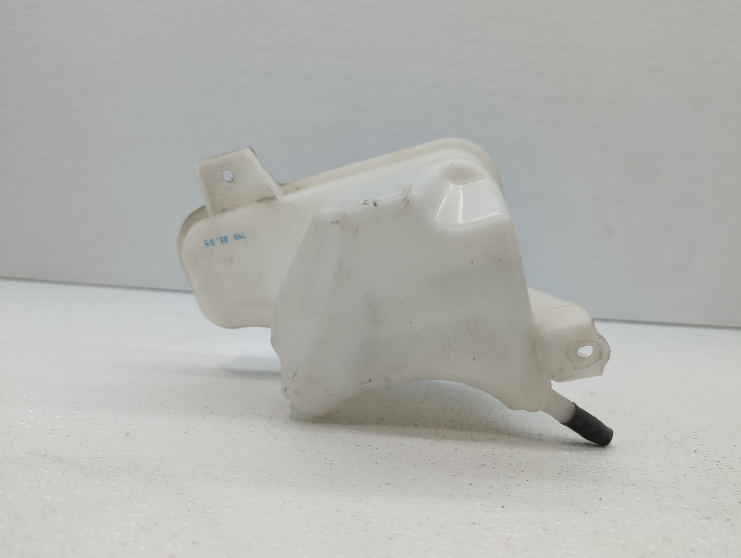 2011-2015 Hyundai Sonata Radiator Coolant Overflow Expansion Tank Bottle 384579 - Oemusedautoparts1.com