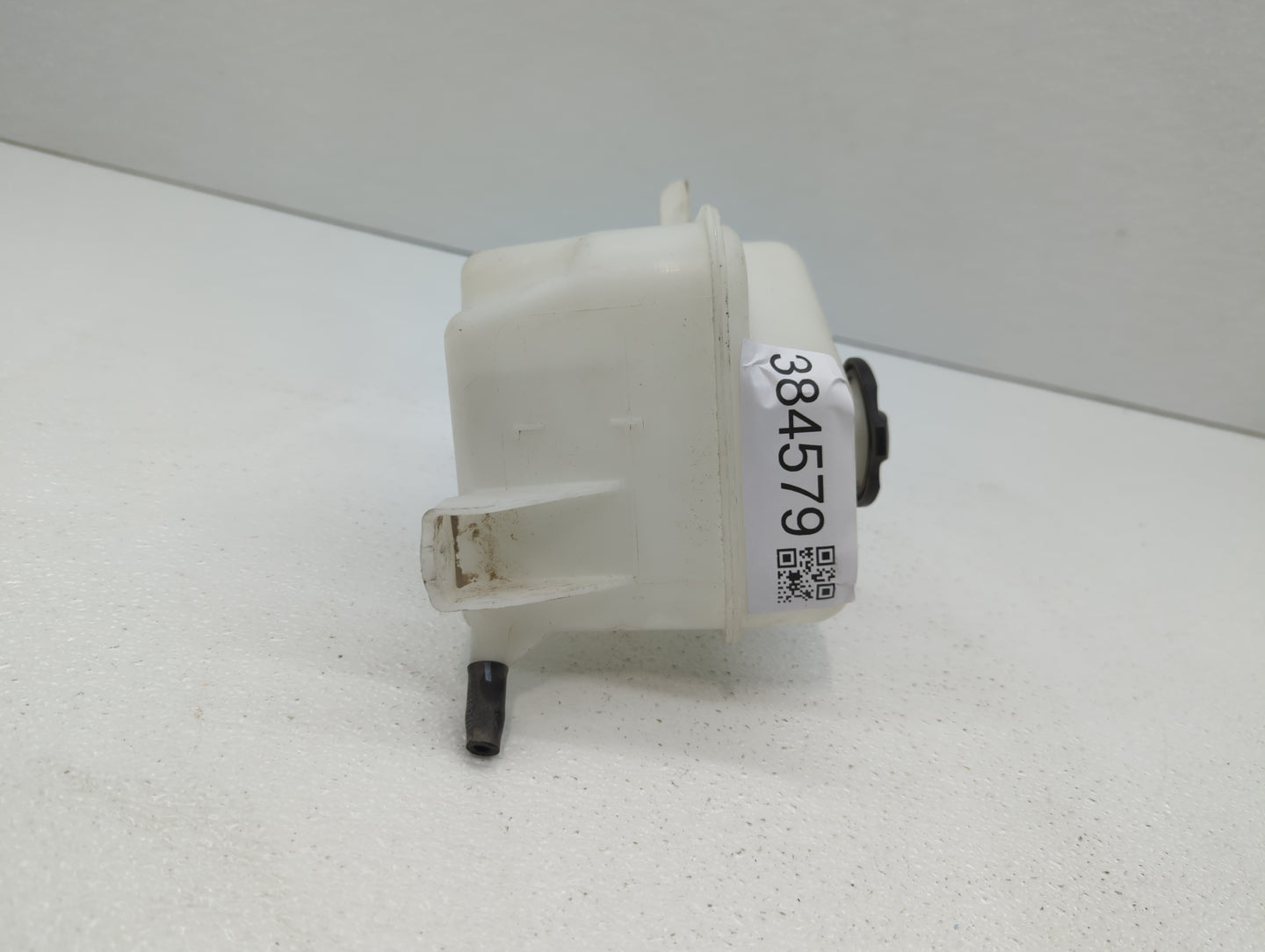 2011-2015 Hyundai Sonata Radiator Coolant Overflow Expansion Tank Bottle 384579 - Oemusedautoparts1.com