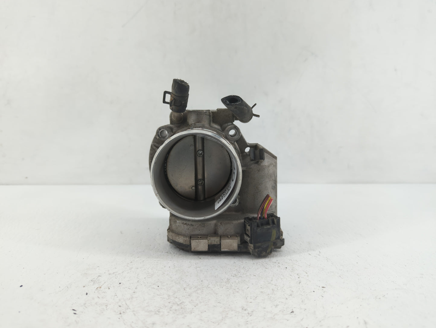 2011-2014 Hyundai Sonata Throttle Body P/N:35100-2G700 Fits Fits 2011 2012 2013 2014 2015 2016 OEM Used Auto Parts - Oemused