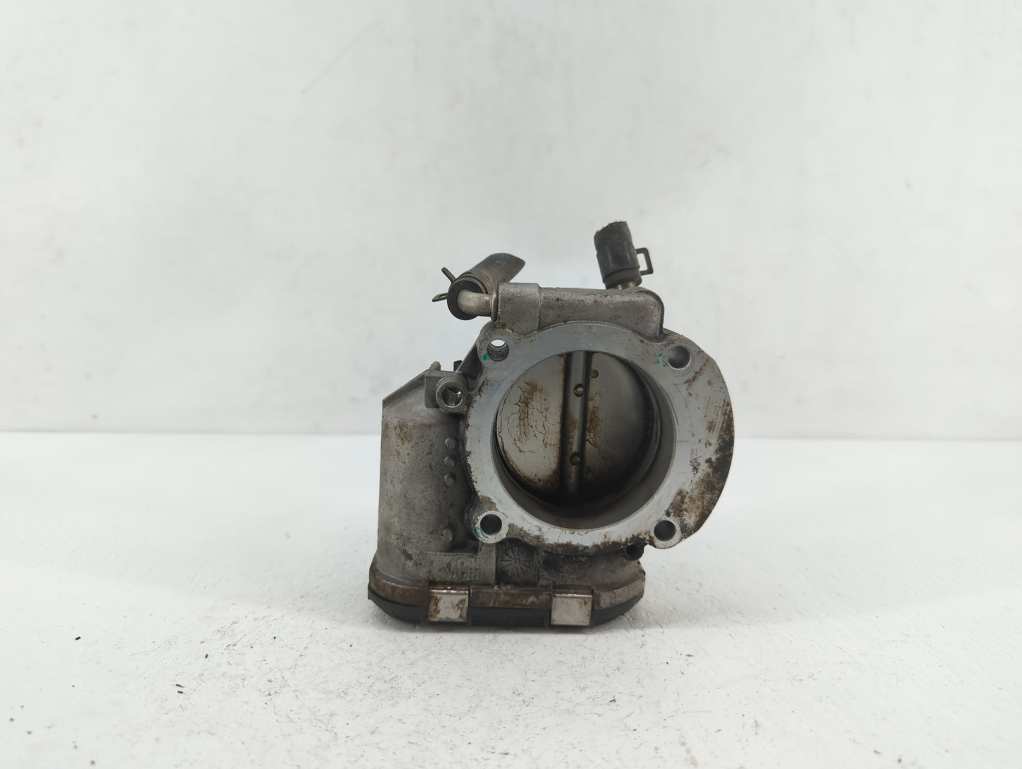 2011-2014 Hyundai Sonata Throttle Body P/N:35100-2G700 Fits Fits 2011 2012 2013 2014 2015 2016 OEM Used Auto Parts - Oemused