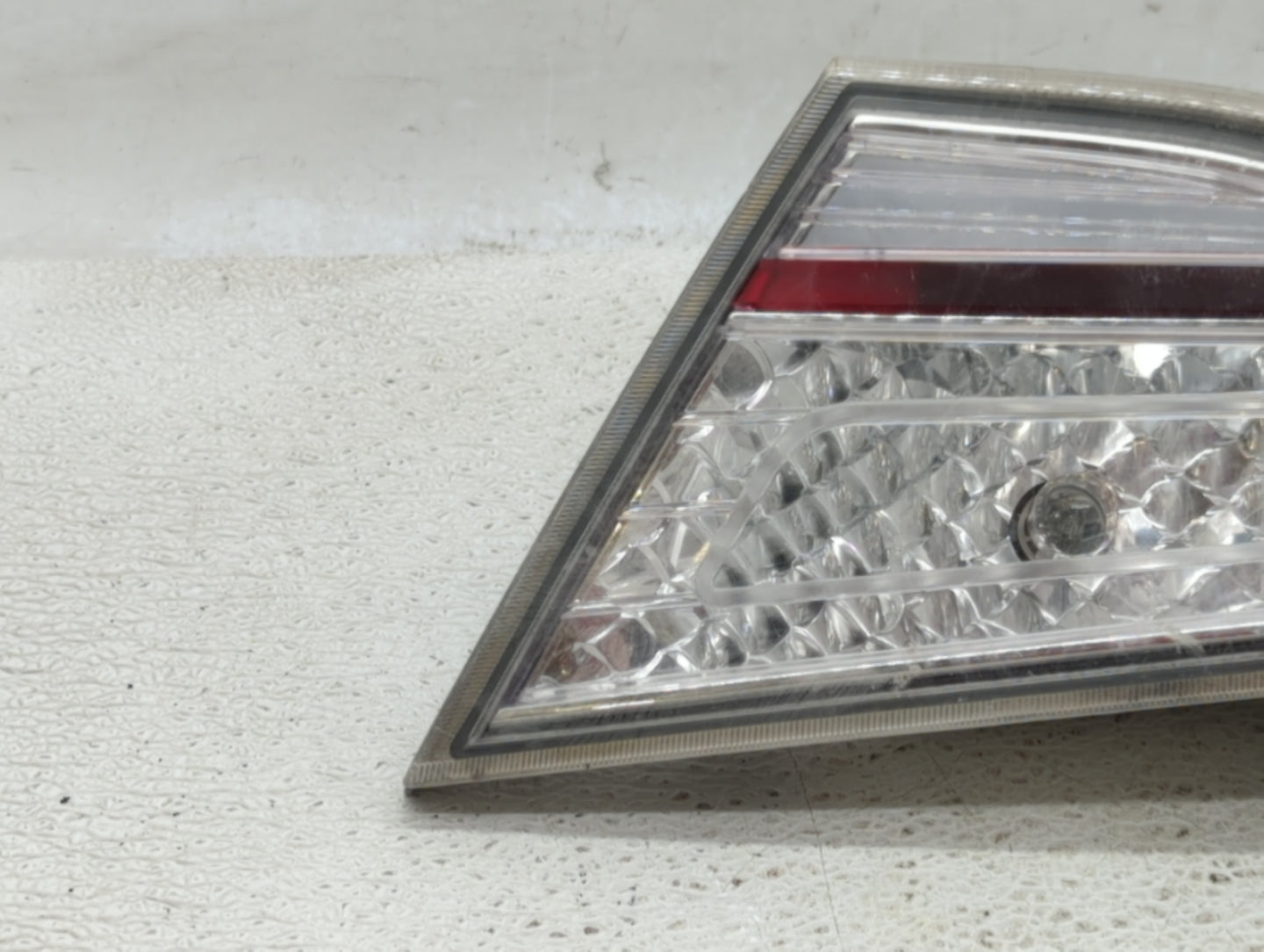 2011-2015 Hyundai Sonata Tail Light Assembly Passenger Right OEM P/N:92404-4R0 92404-3S2 Fits Fits 2011 2012 2013 2014 2015 