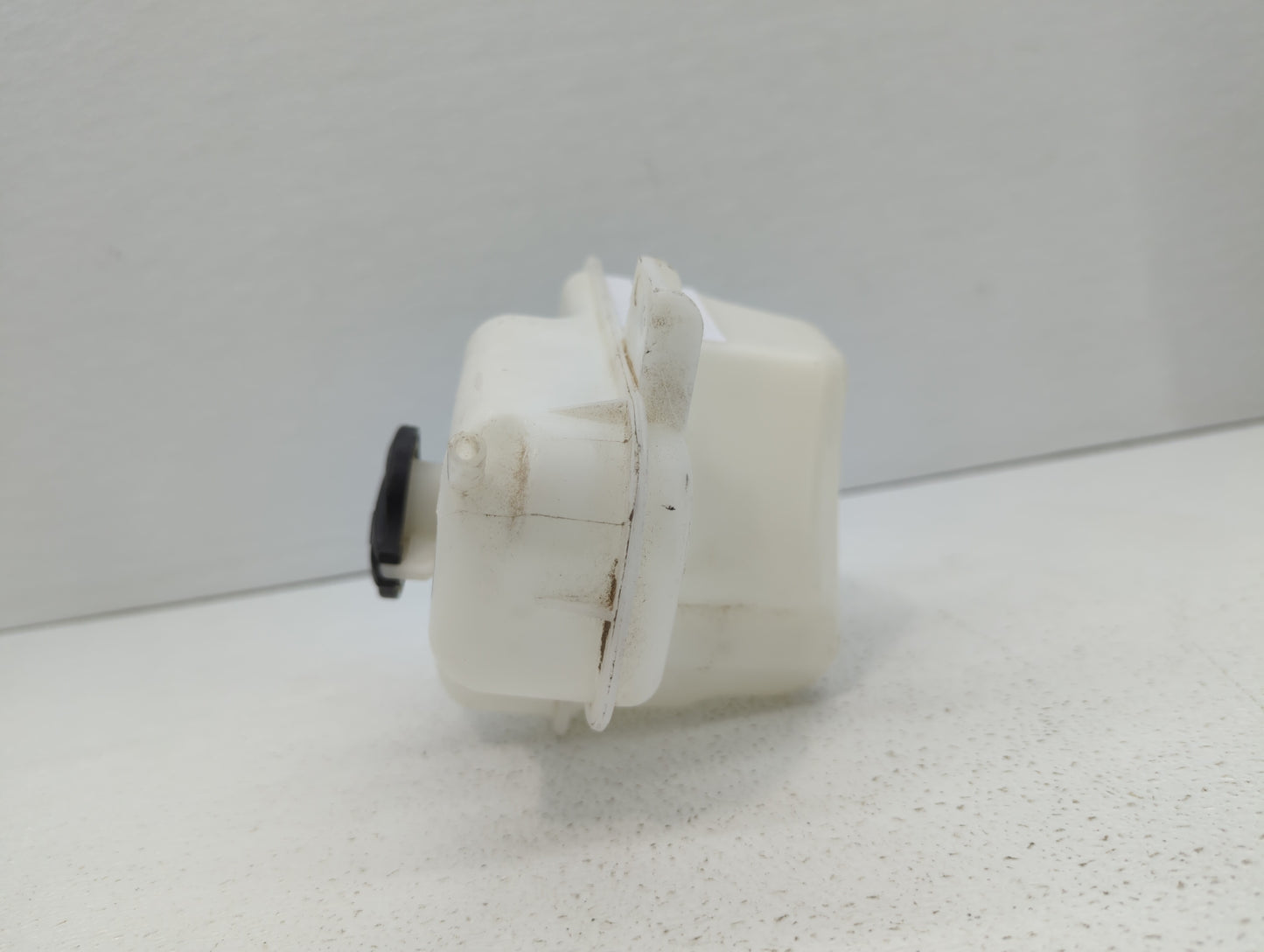 2011-2015 Hyundai Sonata Radiator Coolant Overflow Expansion Tank Bottle - Oemusedautoparts1.com