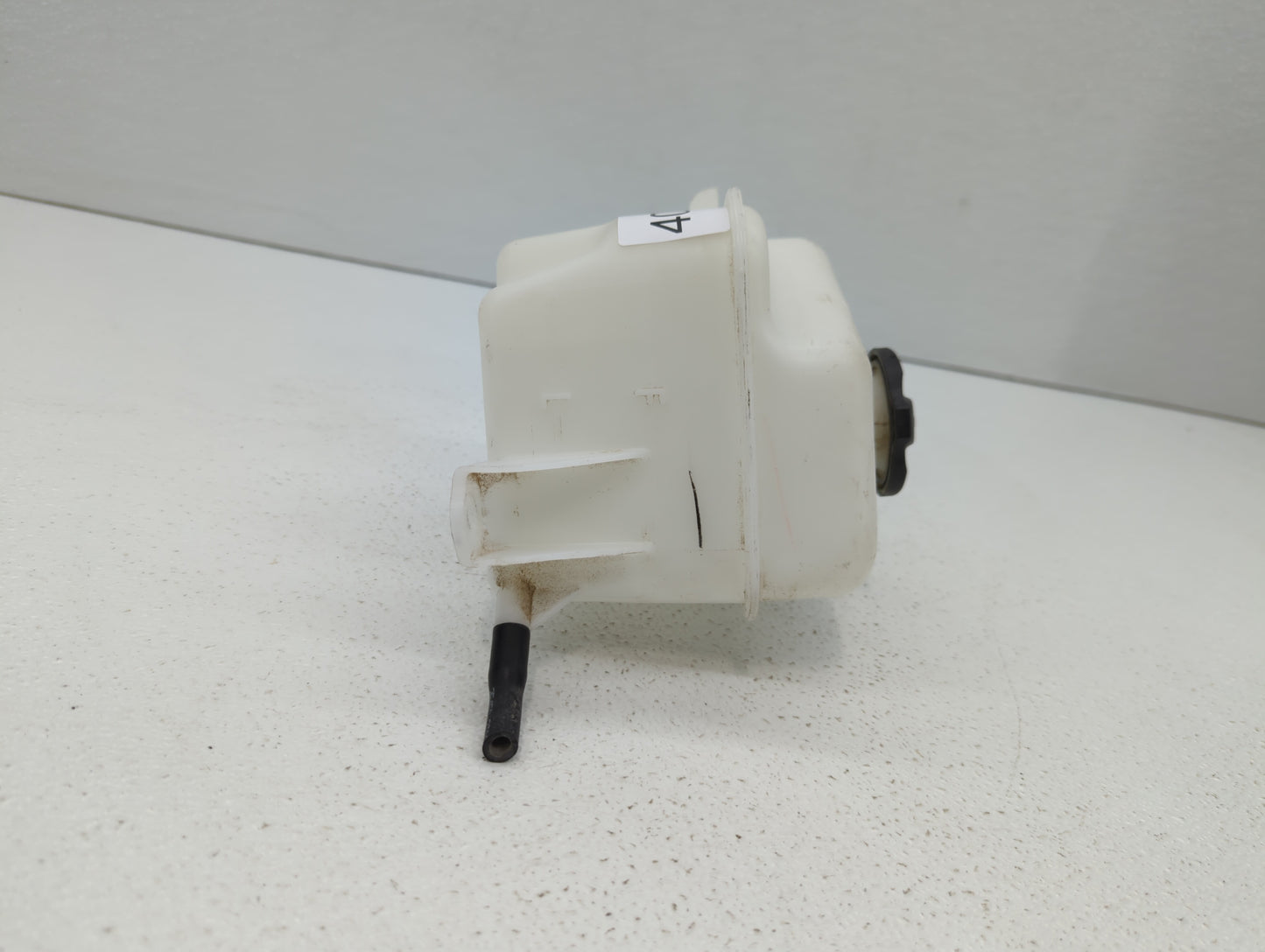 2011-2015 Hyundai Sonata Radiator Coolant Overflow Expansion Tank Bottle - Oemusedautoparts1.com