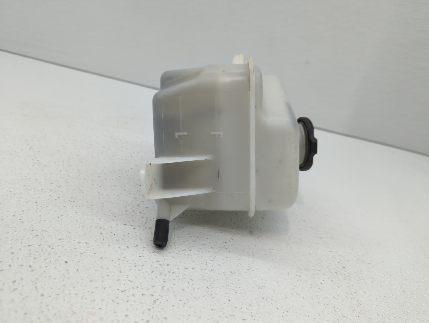 2011-2015 Hyundai Sonata Radiator Coolant Overflow Expansion Tank Bottle 400228 - Oemusedautoparts1.com