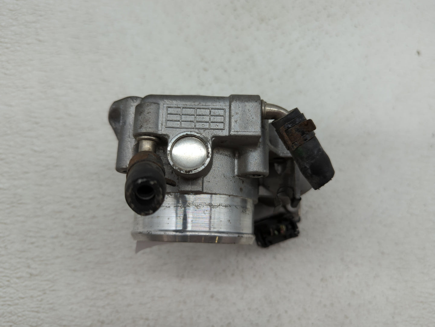 2011-2015 Hyundai Sonata Throttle Body P/N:35100-2G700 35100-2G800 Fits Fits 2011 2012 2013 2014 2015 2016 OEM Used Auto Par