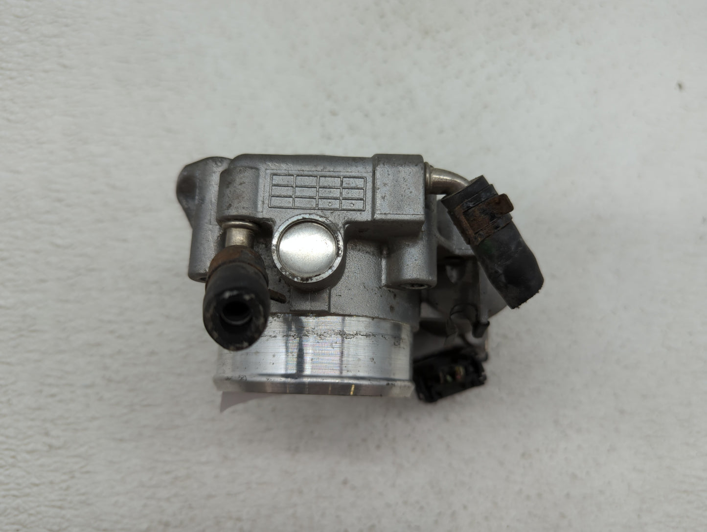 2011-2015 Hyundai Sonata Throttle Body P/N:35100-2G700 35100-2G800 Fits Fits 2011 2012 2013 2014 2015 2016 OEM Used Auto Par
