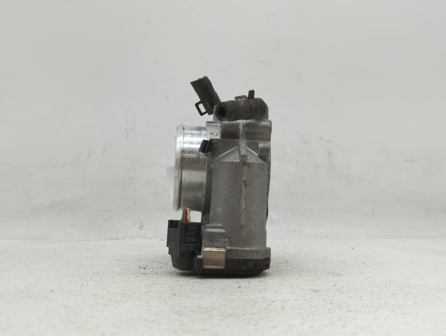 2011-2015 Hyundai Sonata Throttle Body P/N:35100-2G700 35100-2G800 Fits Fits 2011 2012 2013 2014 2015 2016 OEM Used Auto Par