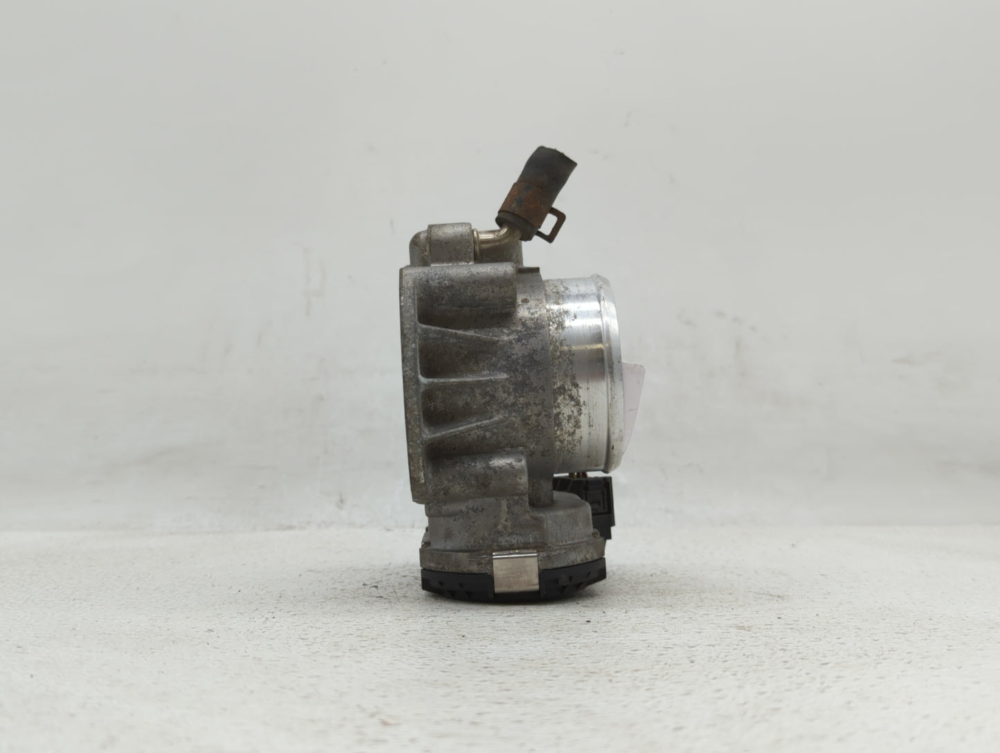 2011-2015 Hyundai Sonata Throttle Body P/N:35100-2G700 35100-2G800 Fits Fits 2011 2012 2013 2014 2015 2016 OEM Used Auto Par