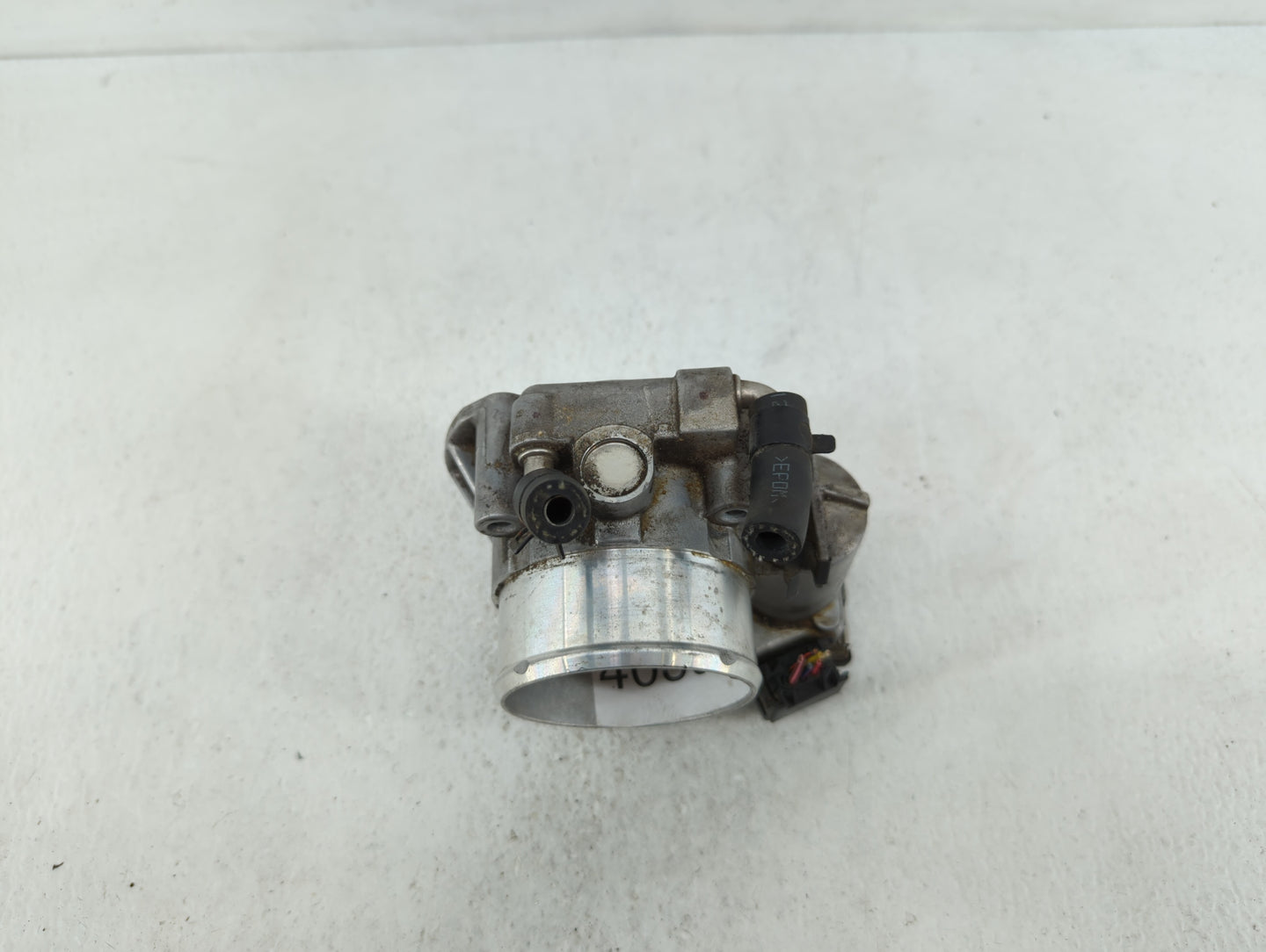 2011-2014 Hyundai Sonata Throttle Body P/N:35100-2G700 Fits Fits 2011 2012 2013 2014 2015 2016 OEM Used Auto Parts - Oemused