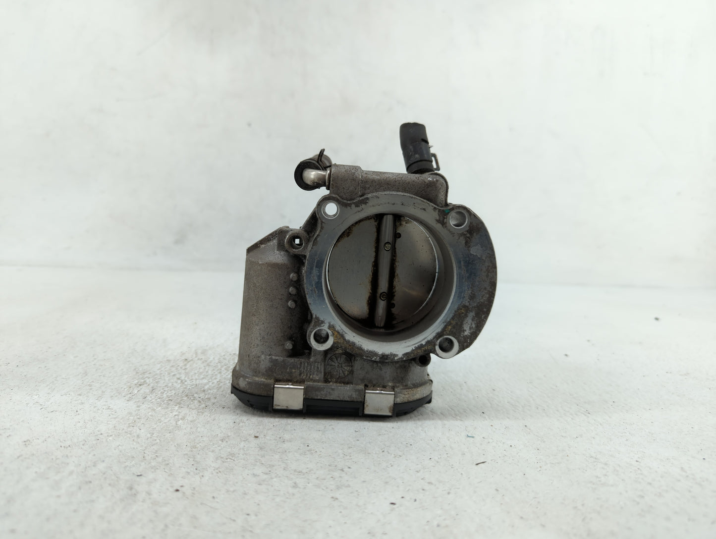 2011-2014 Hyundai Sonata Throttle Body P/N:35100-2G700 Fits Fits 2011 2012 2013 2014 2015 2016 OEM Used Auto Parts - Oemused