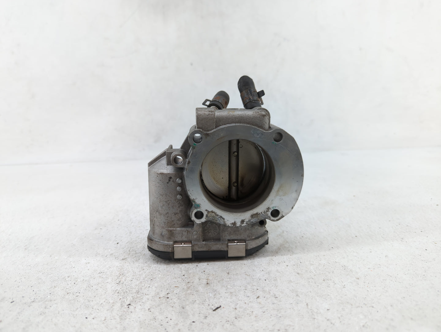 2012 Hyundai Sonata Throttle Body P/N:35100-2G710 GMD8A Fits Fits 2009 2010 2011 OEM Used Auto Parts - Oemusedautoparts1.com