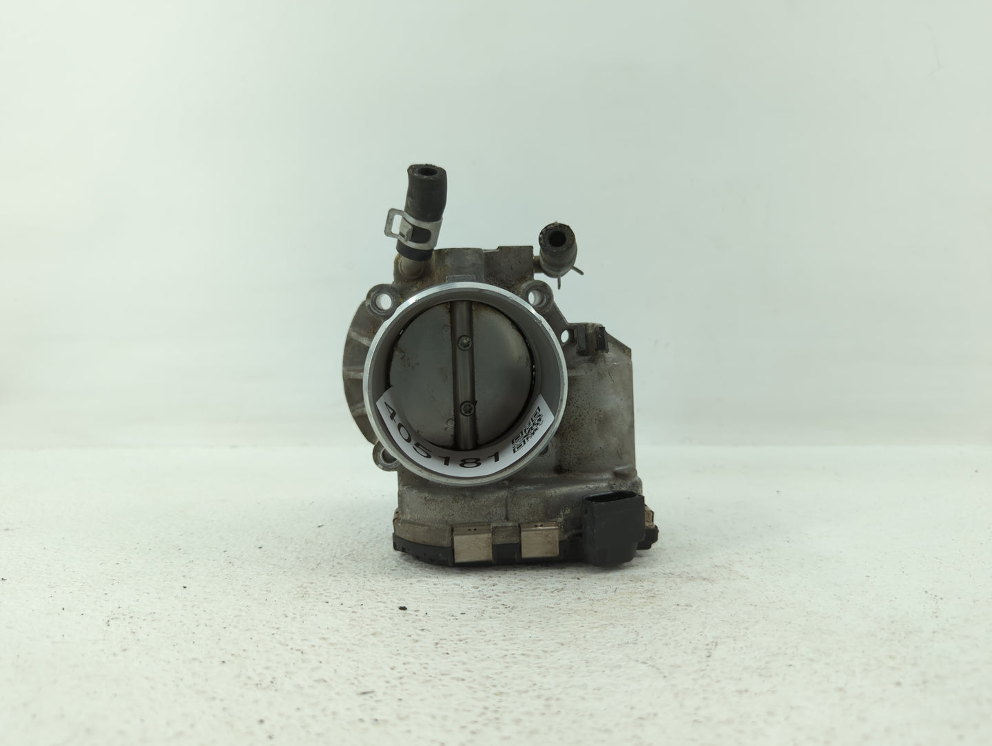 2011-2014 Hyundai Sonata Throttle Body P/N:35100-2G700 Fits Fits 2011 2012 2013 2014 2015 2016 OEM Used Auto Parts - Oemused