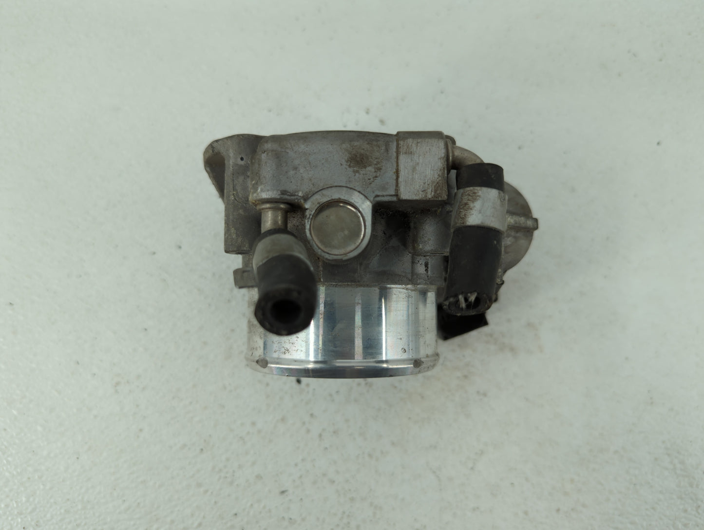 2011-2014 Hyundai Sonata Throttle Body P/N:35100-2G700 Fits Fits 2011 2012 2013 2014 2015 2016 OEM Used Auto Parts - Oemused