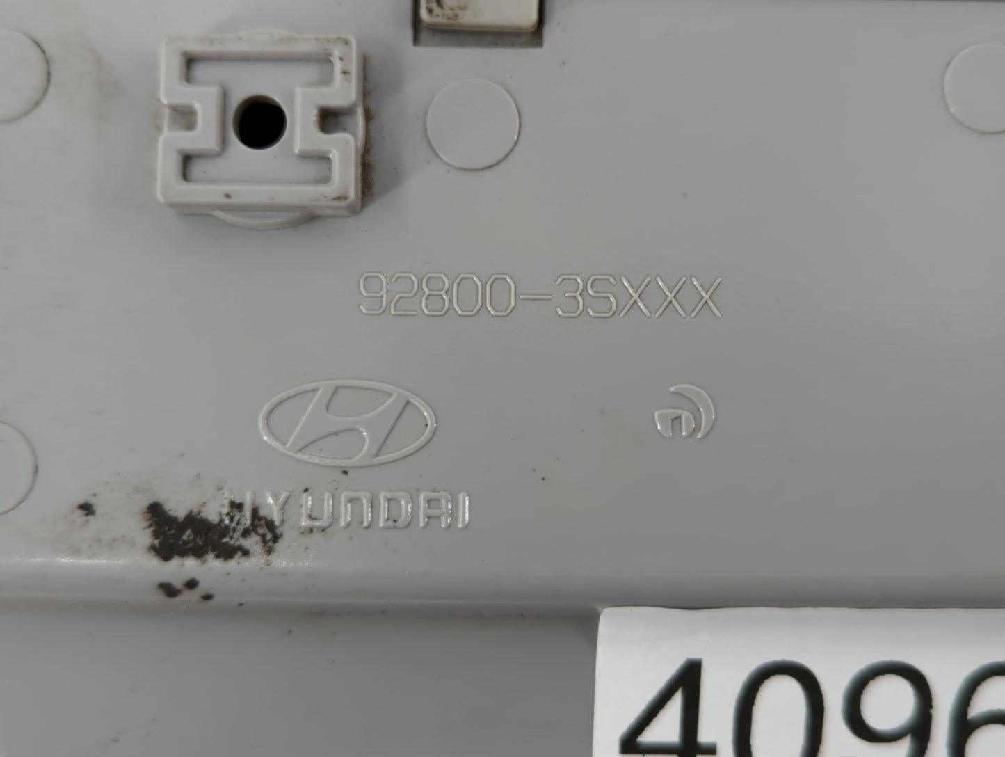2011-2015 Hyundai Sonata Overhead Roof Console Interior Dome Light Grey - Oemusedautoparts1.com