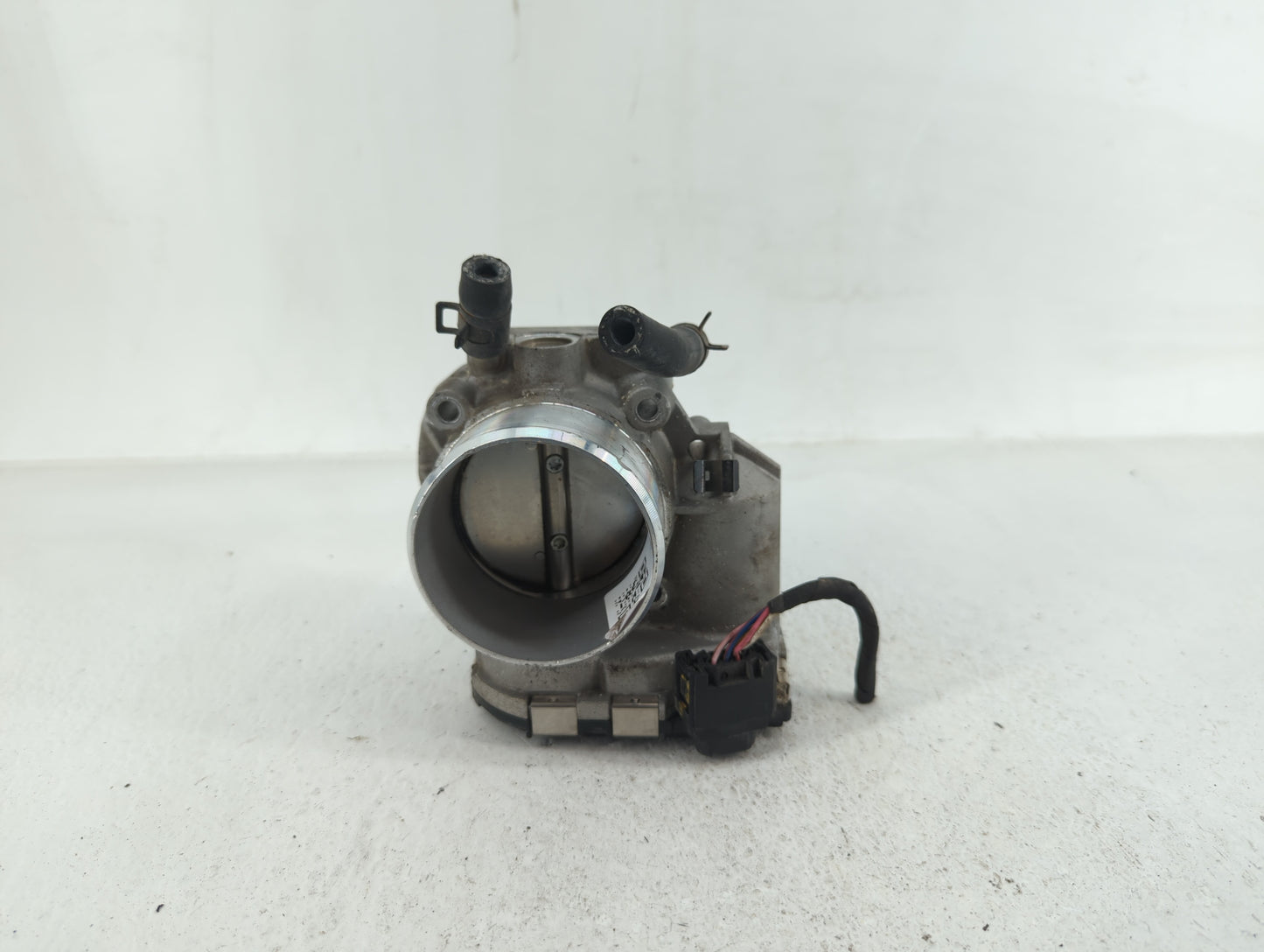 2011-2014 Hyundai Sonata Throttle Body P/N:35100-2G700 Fits Fits 2011 2012 2013 2014 2015 2016 OEM Used Auto Parts - Oemused