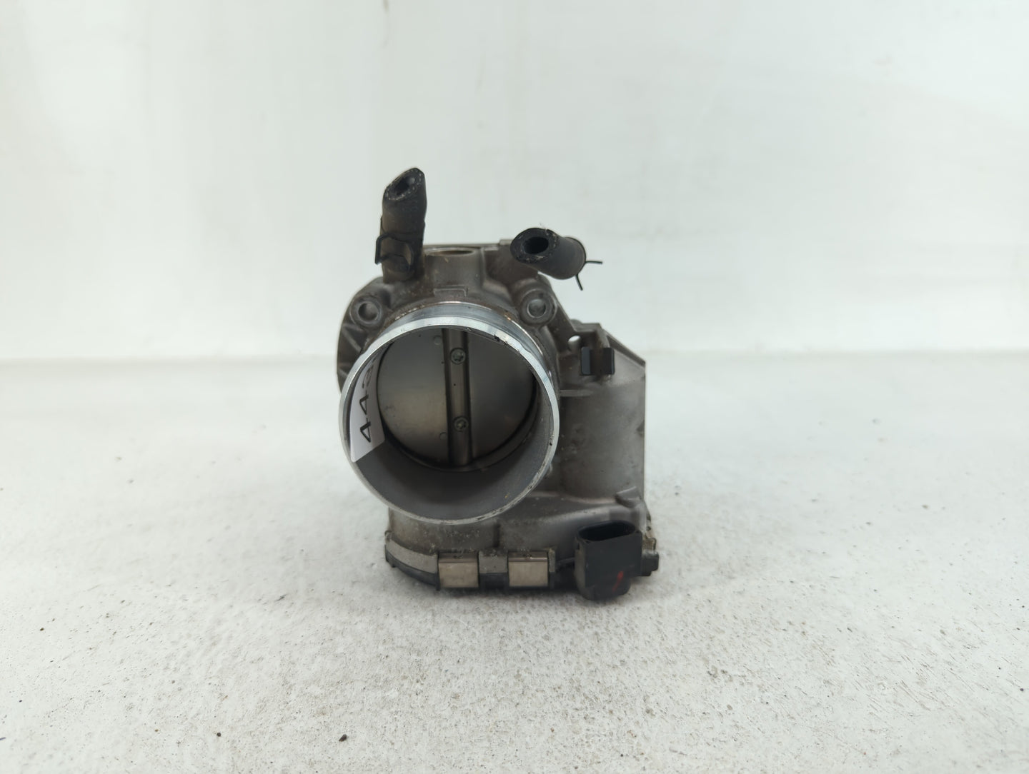 2011-2014 Hyundai Sonata Throttle Body P/N:35100-2G700 Fits Fits 2011 2012 2013 2014 2015 2016 OEM Used Auto Parts - Oemused