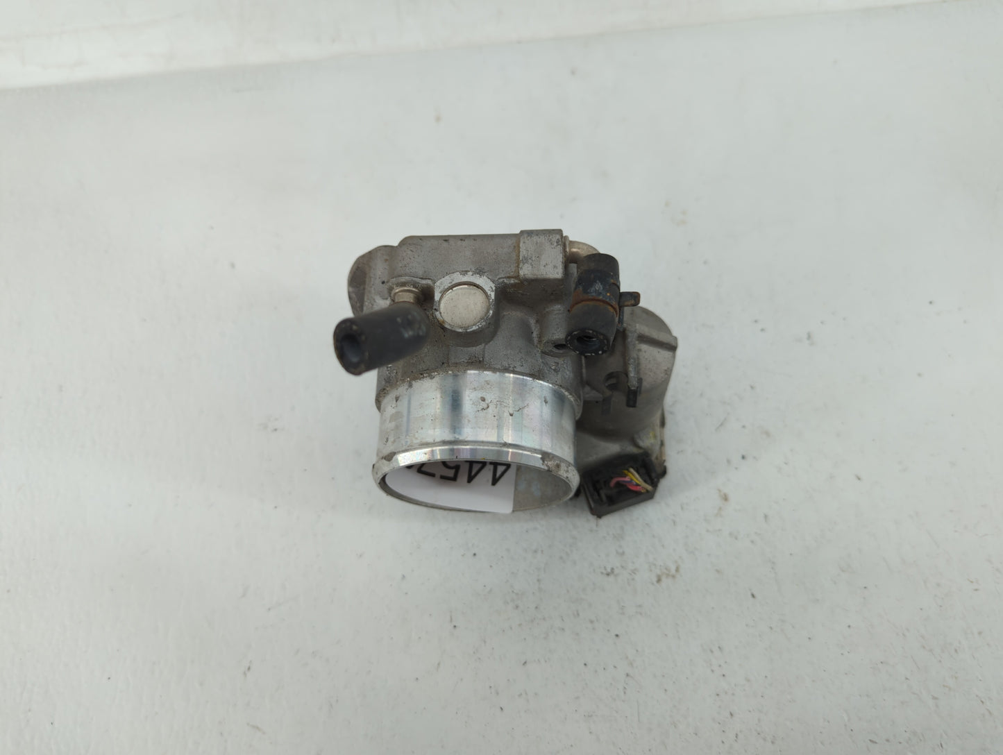 2011-2014 Hyundai Sonata Throttle Body P/N:35100-2G700 Fits Fits 2011 2012 2013 2014 2015 2016 OEM Used Auto Parts - Oemused