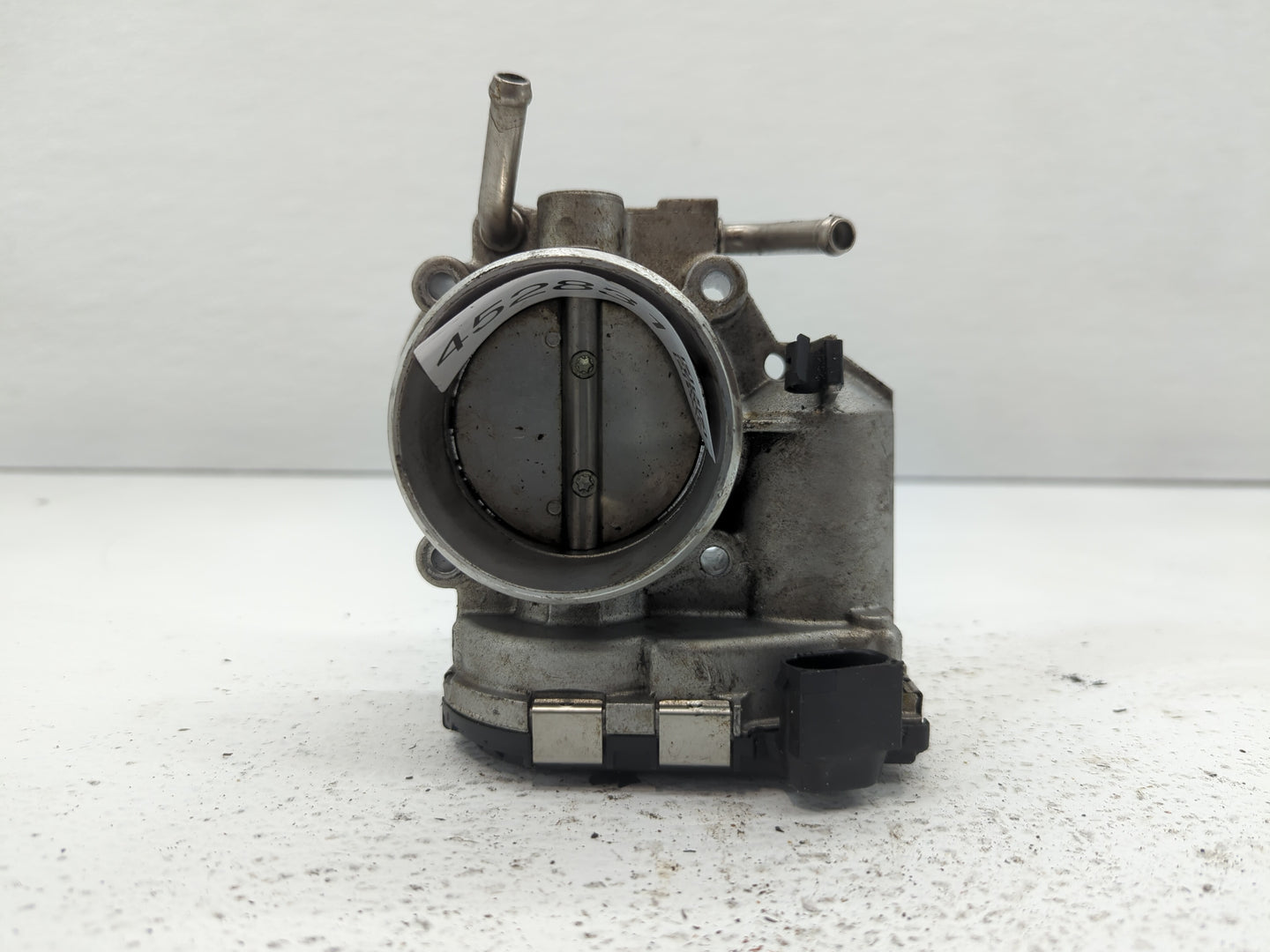 2011-2015 Hyundai Sonata Throttle Body P/N:35100-2G700 35100-2G800 Fits Fits 2011 2012 2013 2014 2015 2016 OEM Used Auto Par