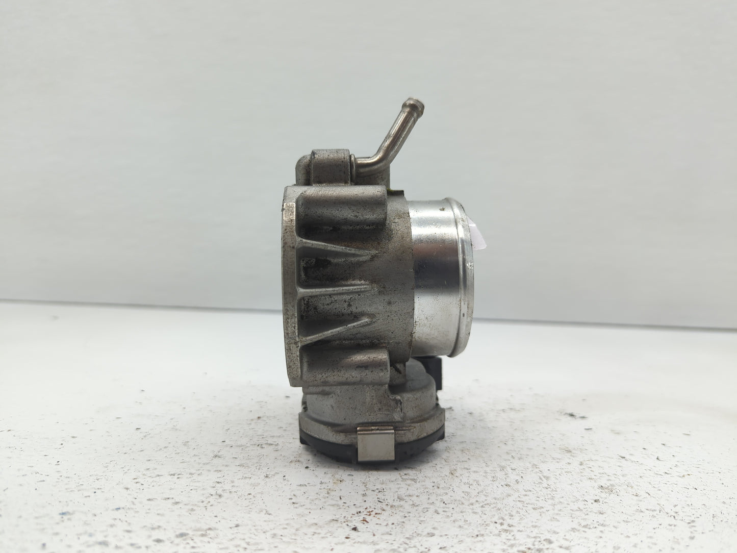 2011-2015 Hyundai Sonata Throttle Body P/N:35100-2G700 35100-2G800 Fits Fits 2011 2012 2013 2014 2015 2016 OEM Used Auto Par