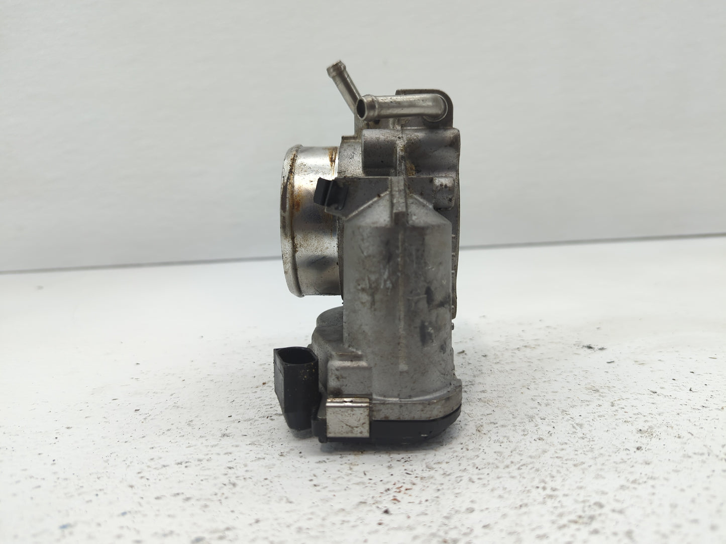 2011-2015 Hyundai Sonata Throttle Body P/N:35100-2G700 35100-2G800 Fits Fits 2011 2012 2013 2014 2015 2016 OEM Used Auto Par