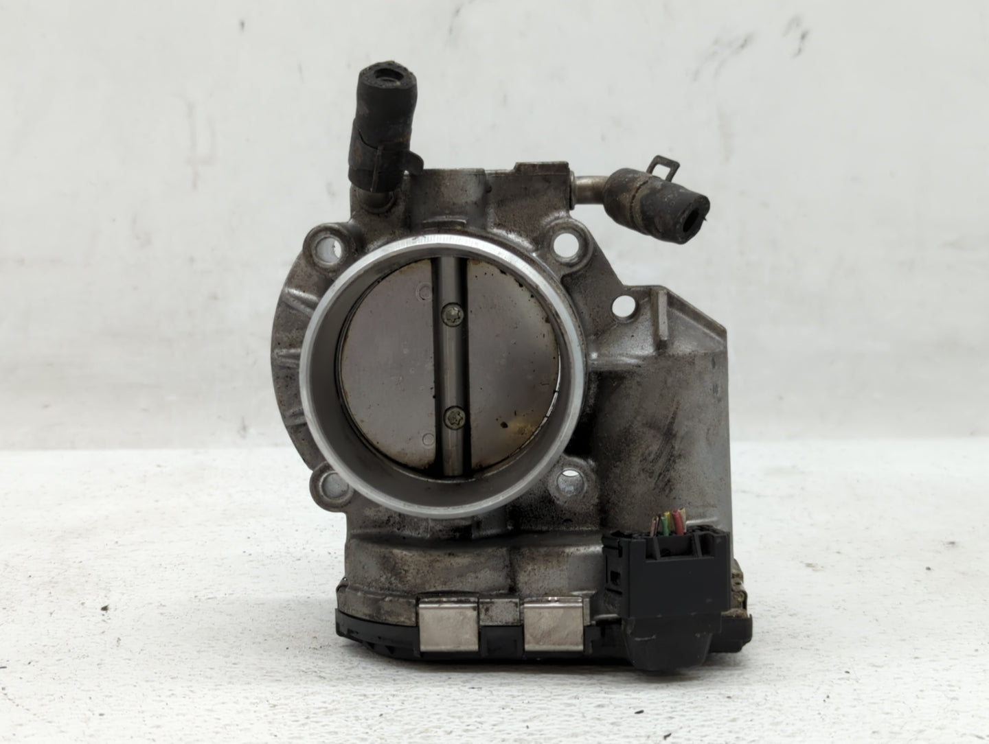 2011-2015 Hyundai Sonata Throttle Body P/N:35100-2G700 35100-2G800 Fits Fits 2011 2012 2013 2014 2015 2016 OEM Used Auto Par