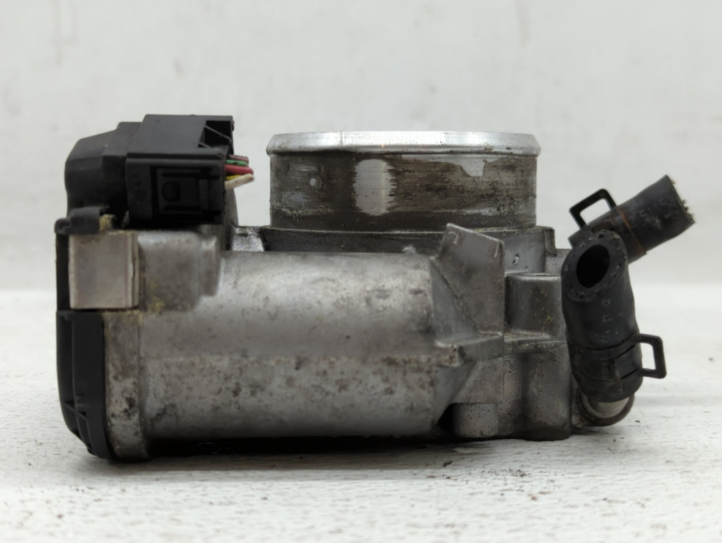 2011-2015 Hyundai Sonata Throttle Body P/N:35100-2G700 35100-2G800 Fits Fits 2011 2012 2013 2014 2015 2016 OEM Used Auto Par