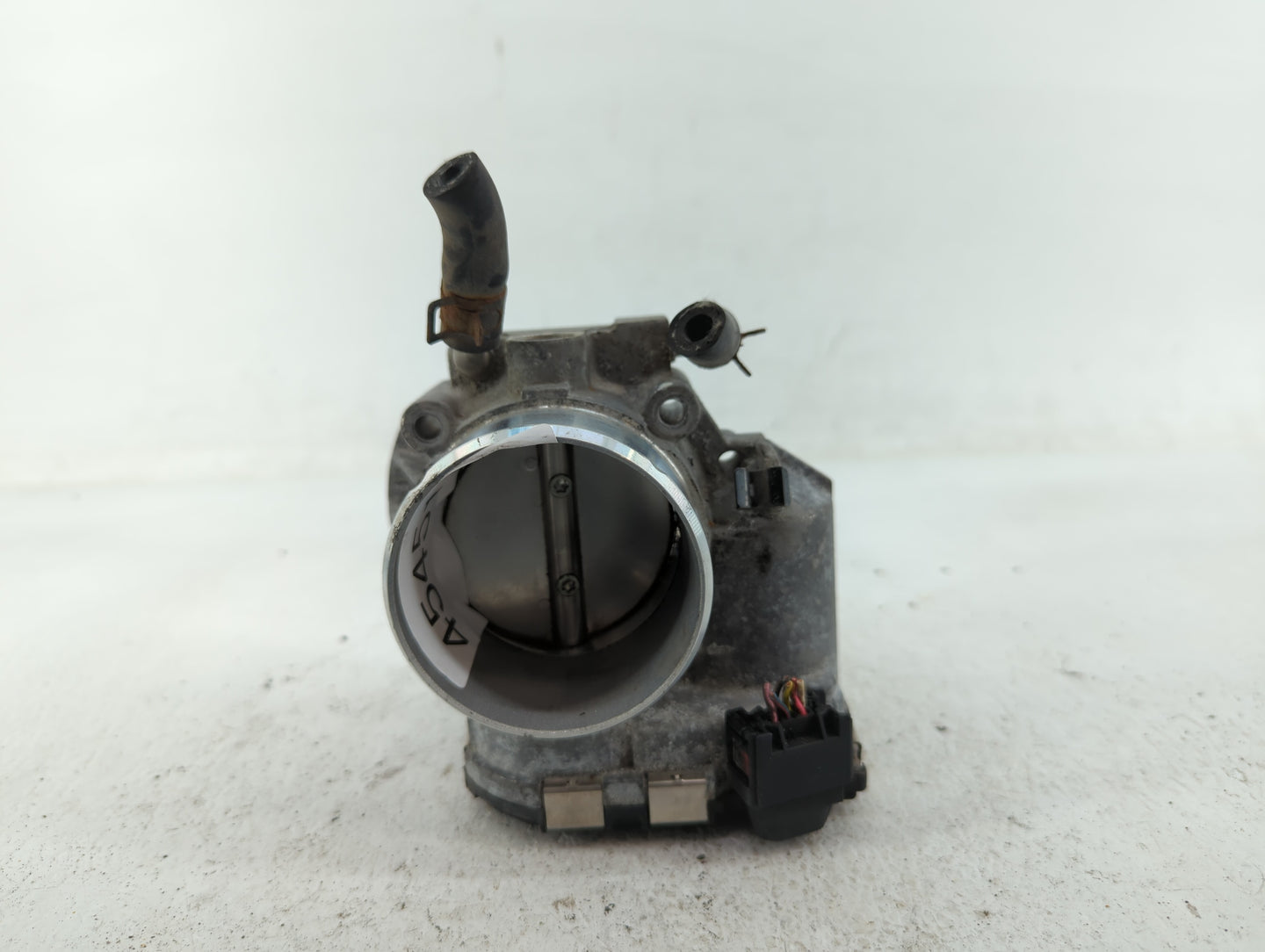 2011-2014 Hyundai Sonata Throttle Body P/N:35100-2G700 Fits Fits 2011 2012 2013 2014 2015 2016 OEM Used Auto Parts - Oemused