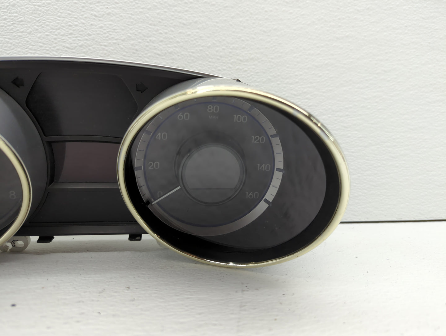 2011-2013 Hyundai Sonata Instrument Cluster Speedometer Gauges P/N:94001-3Q000 94001-3Q001 Fits Fits 2011 2012 2013 OEM Used