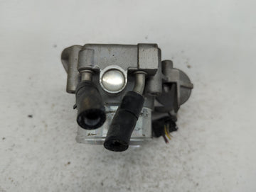 2011-2014 Hyundai Sonata Throttle Body P/N:22030-0T080 35100-2G710 Fits Fits 2011 2012 2013 2014 2015 2016 OEM Used Auto Parts