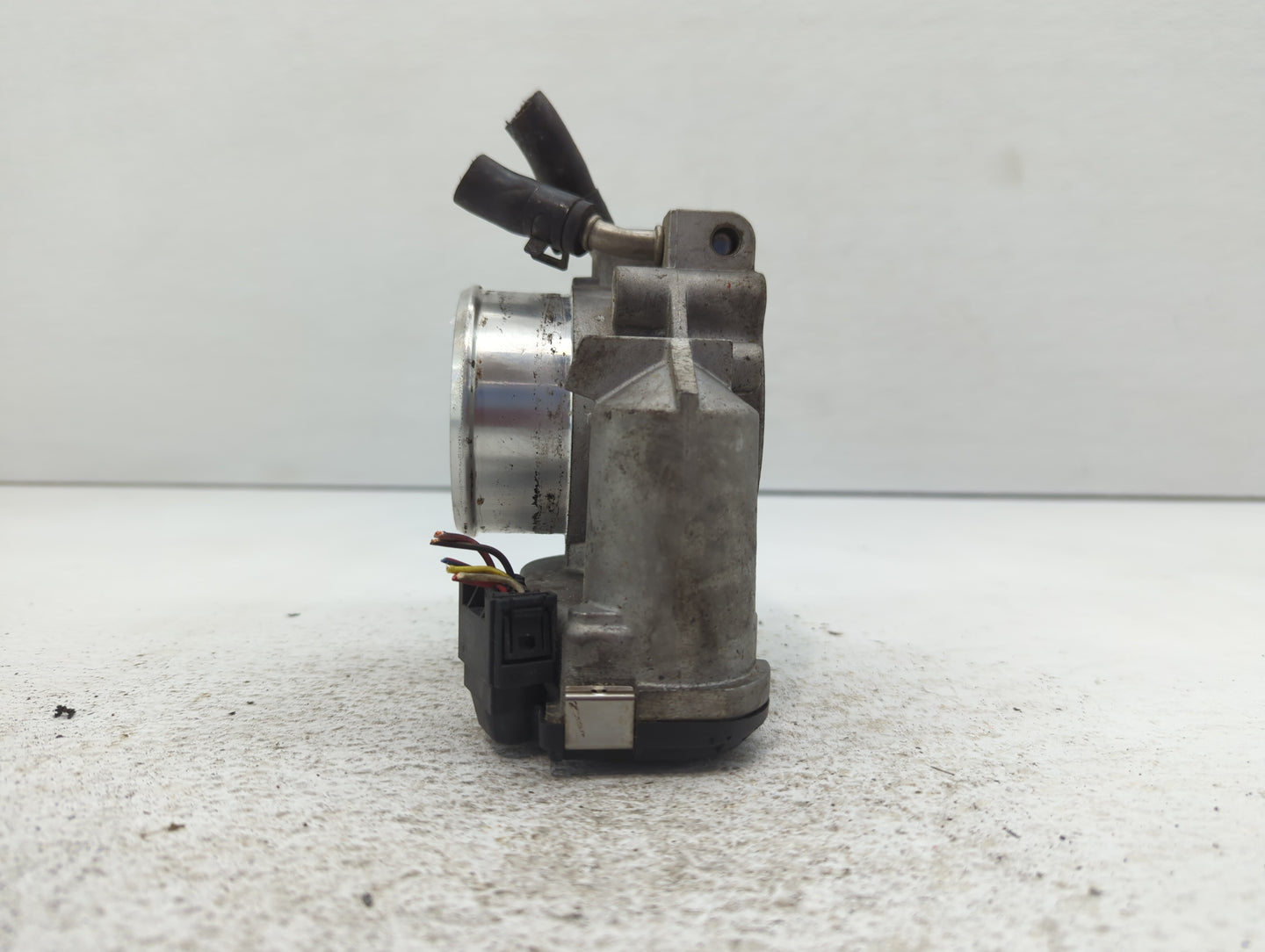 2011-2014 Hyundai Sonata Throttle Body P/N:22030-0T080 35100-2G710 Fits Fits 2011 2012 2013 2014 2015 2016 OEM Used Auto Par