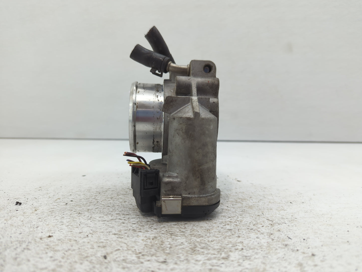 2011-2014 Hyundai Sonata Throttle Body P/N:22030-0T080 35100-2G710 Fits Fits 2011 2012 2013 2014 2015 2016 OEM Used Auto Par