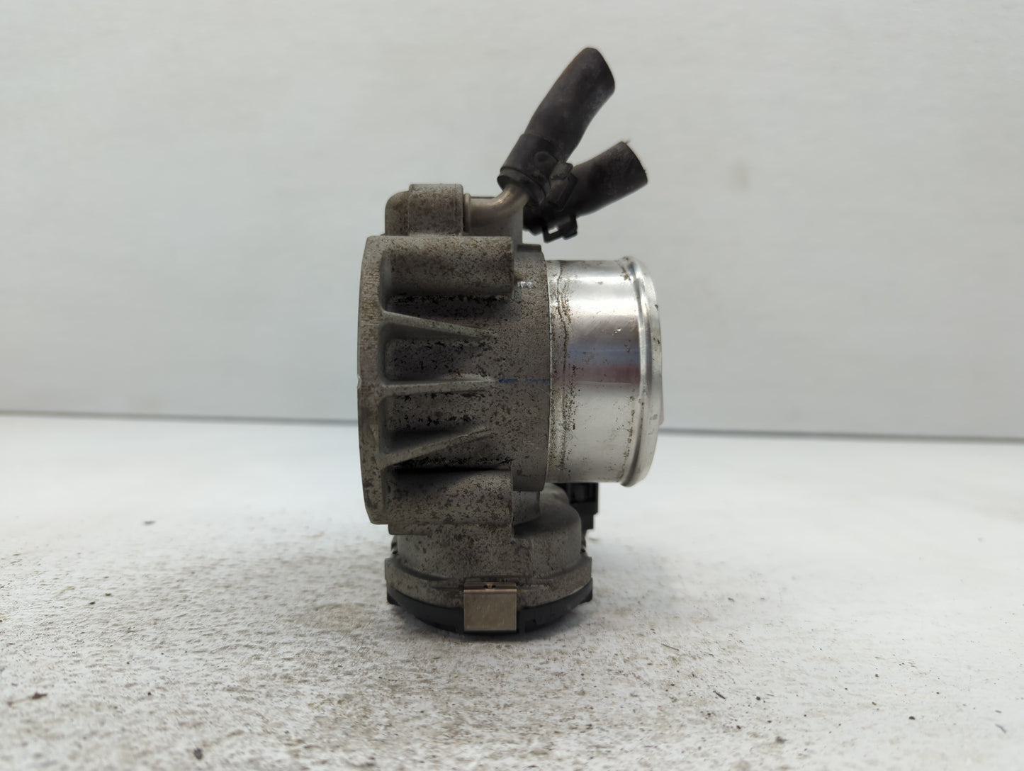 2011-2014 Hyundai Sonata Throttle Body P/N:22030-0T080 35100-2G710 Fits Fits 2011 2012 2013 2014 2015 2016 OEM Used Auto Par