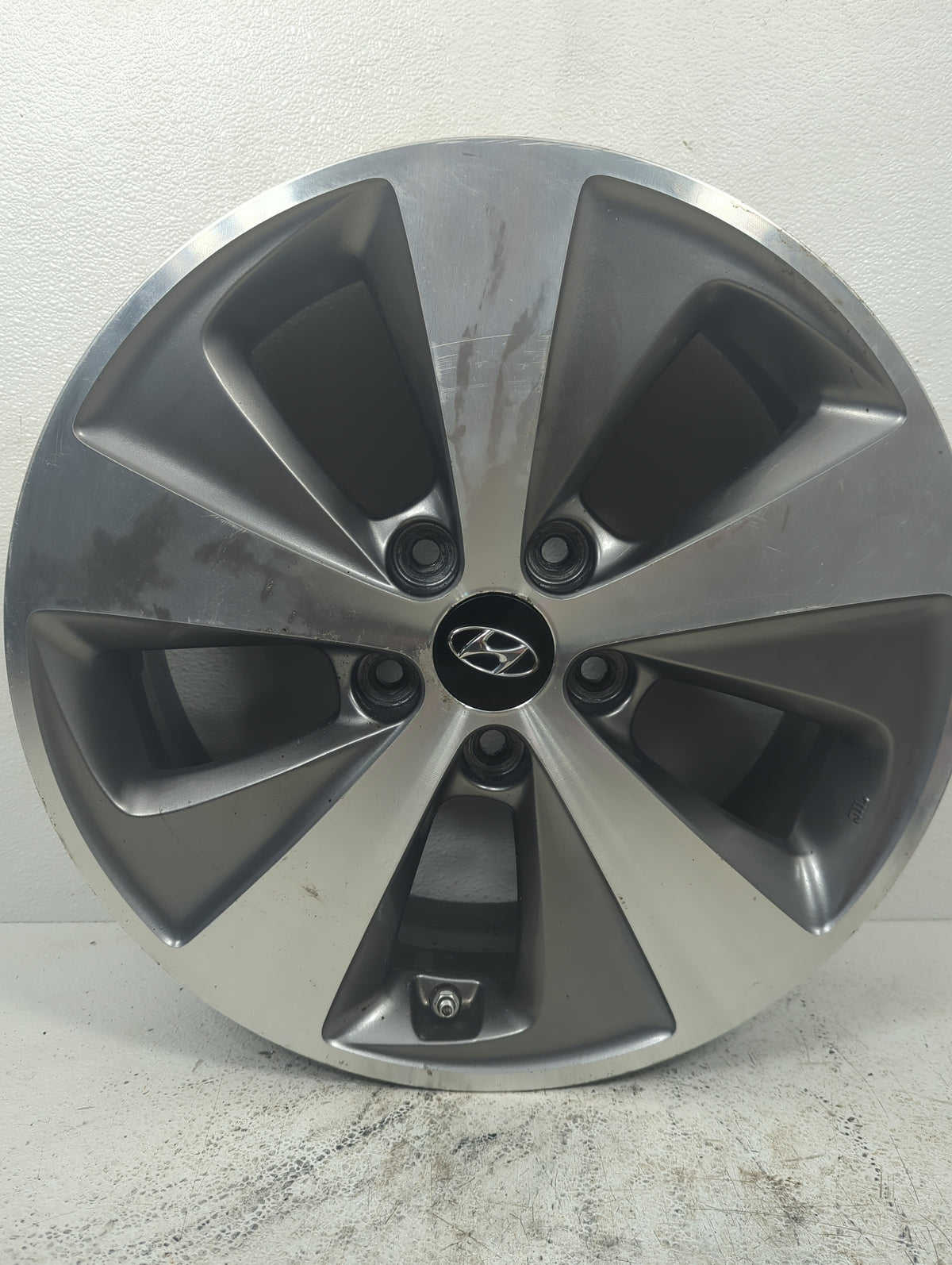 2012 Hyundai Sonata Oem Wheel Rim 5035764 - Oemusedautoparts1.com