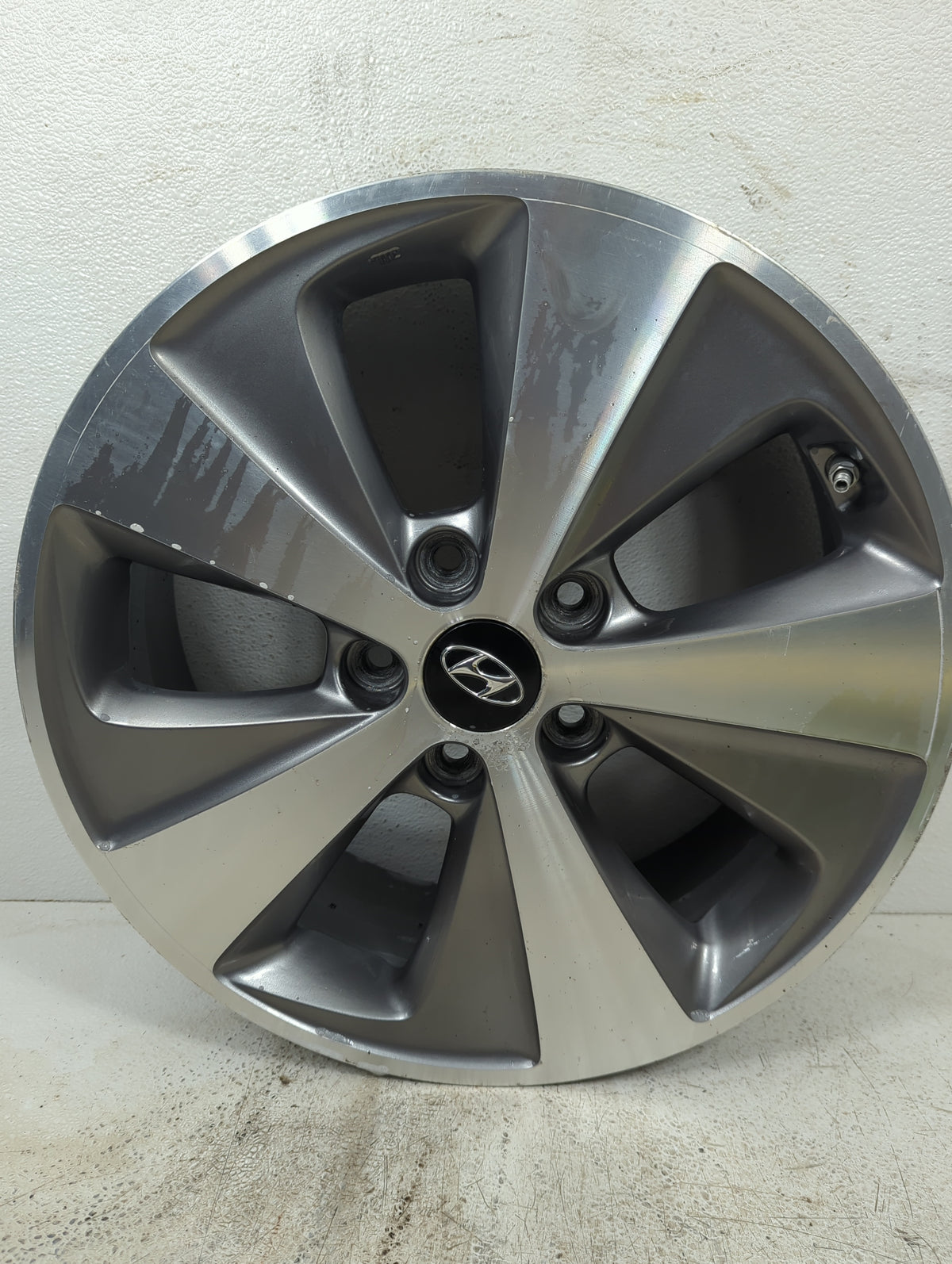 2012 Hyundai Sonata Oem Wheel Rim 5035767 - Oemusedautoparts1.com