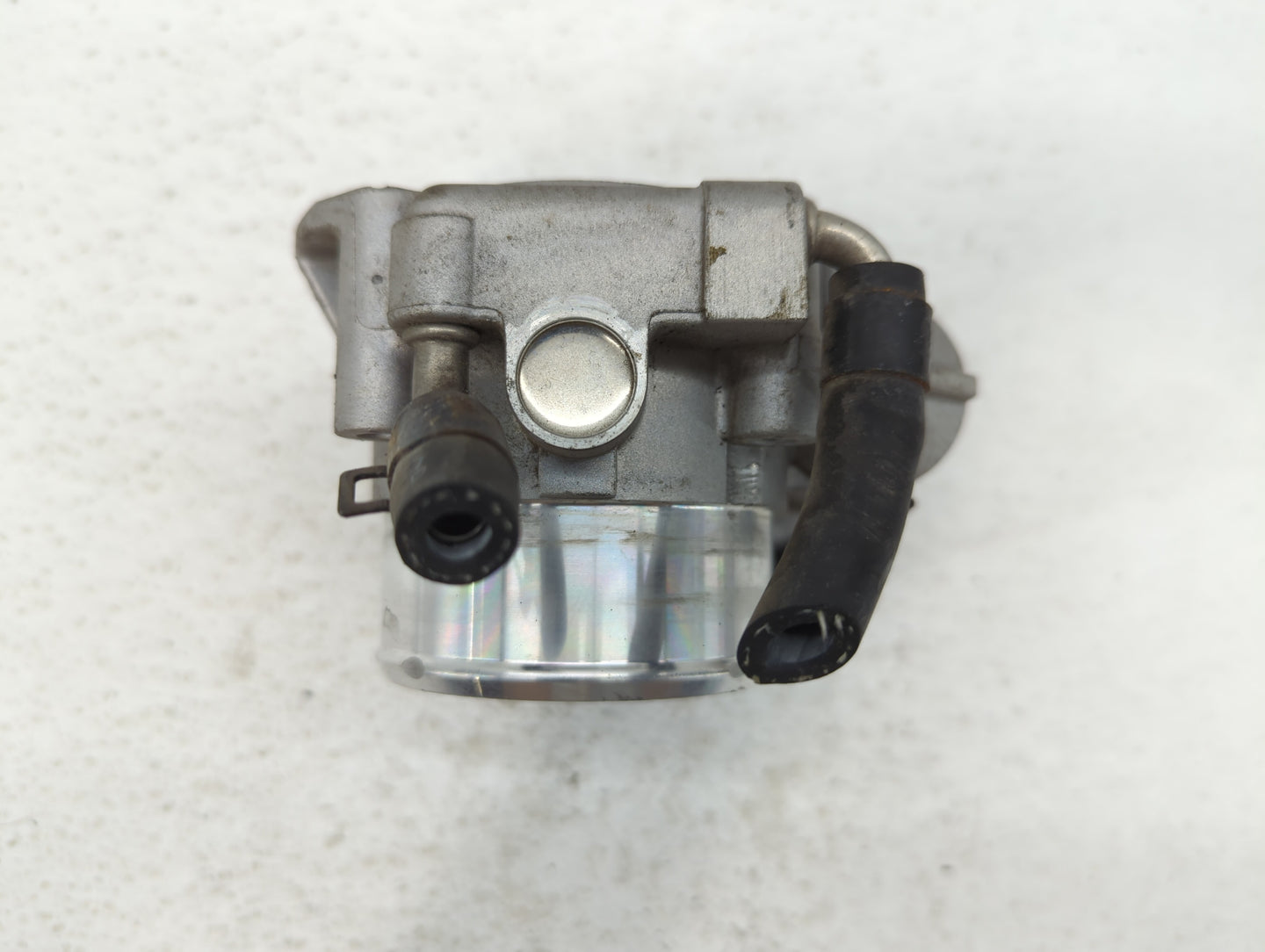 2011-2014 Hyundai Sonata Throttle Body P/N:35100-2G700 Fits Fits 2011 2012 2013 2014 2015 2016 OEM Used Auto Parts - Oemused