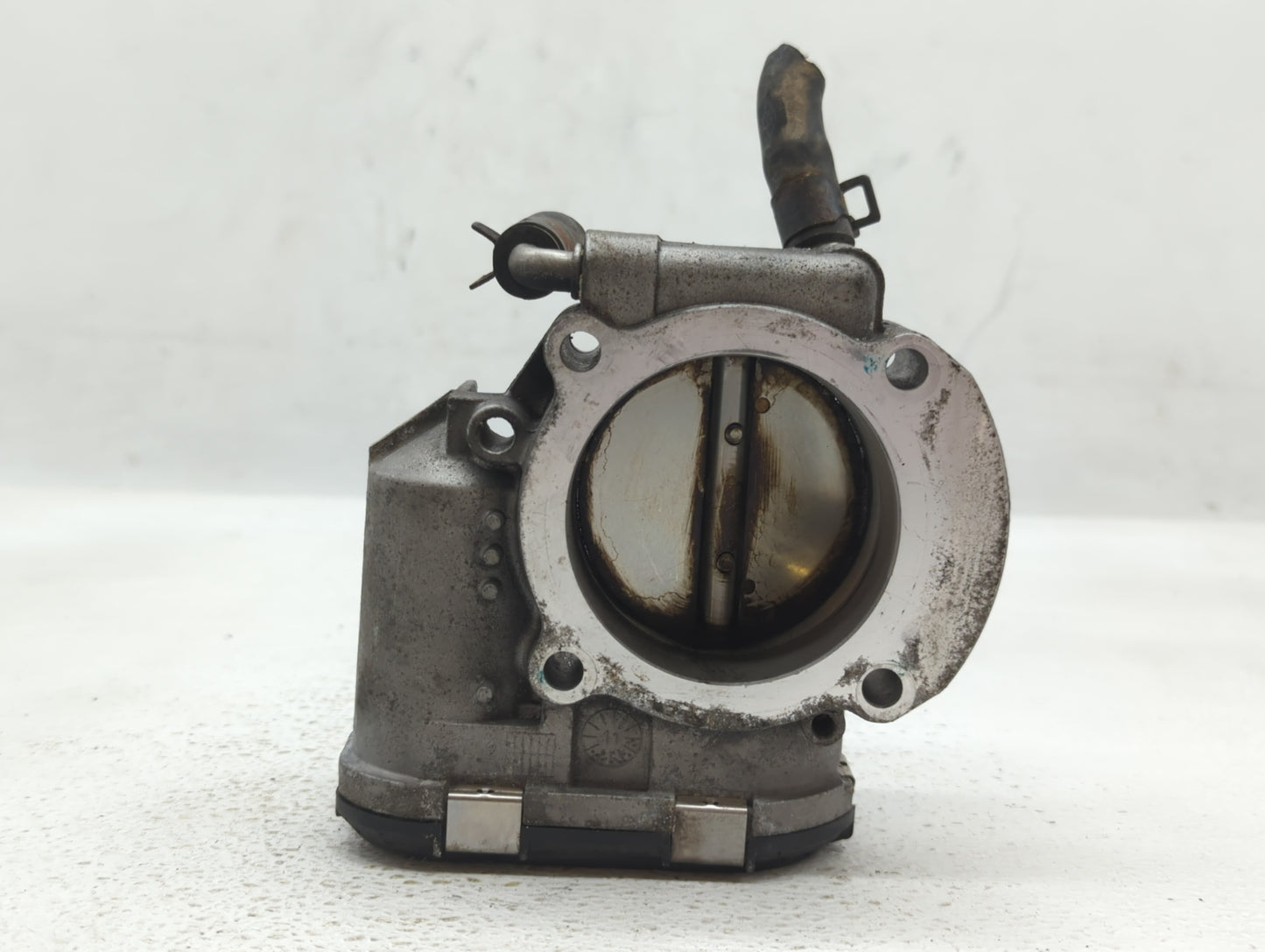 2011-2014 Hyundai Sonata Throttle Body P/N:35100-2G700 Fits Fits 2011 2012 2013 2014 2015 2016 OEM Used Auto Parts - Oemused