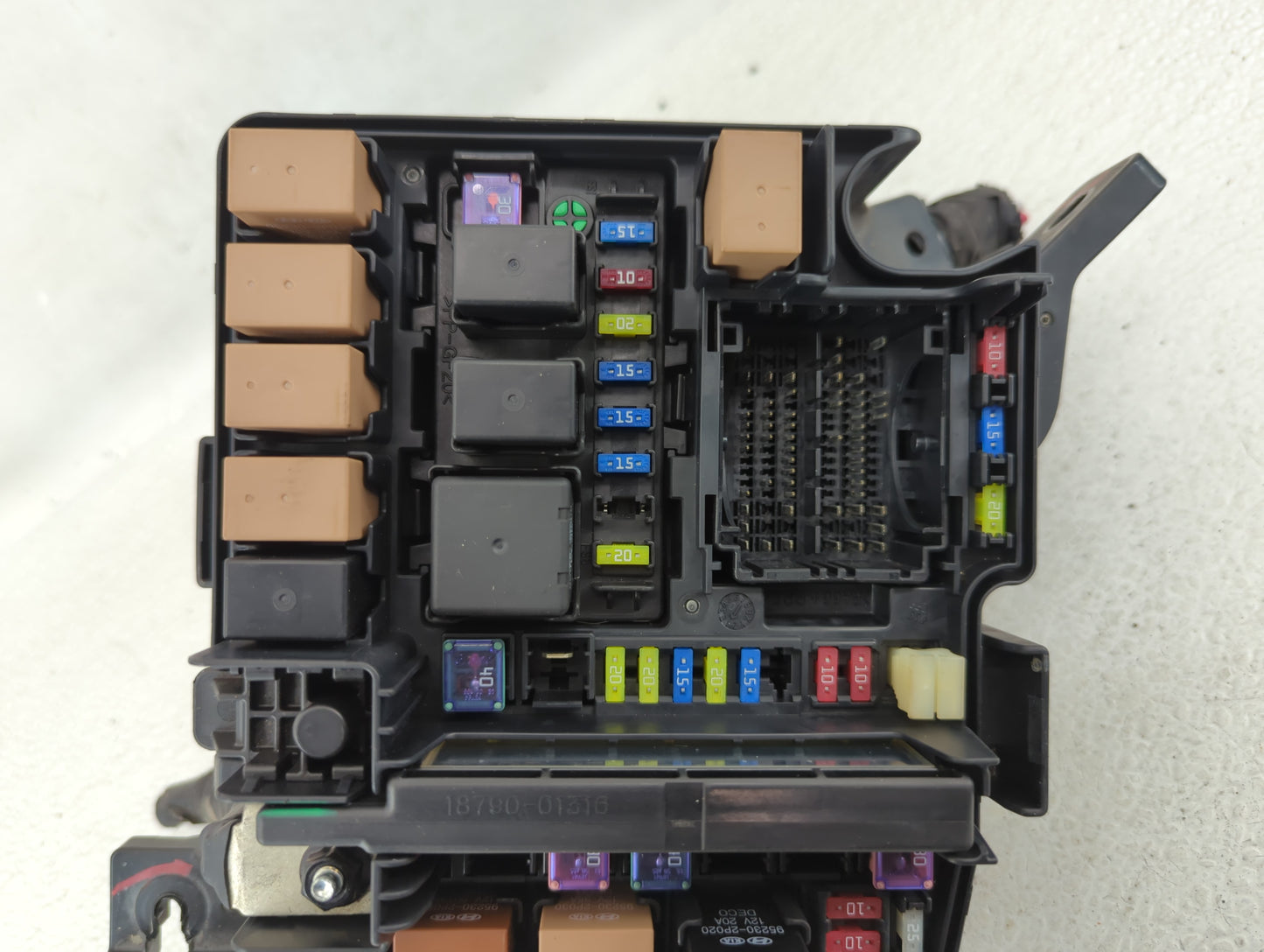 2011-2014 Hyundai Sonata Fusebox Fuse Box Panel Relay Module P/N:91950-3S7102 Fits Fits 2011 2012 2013 2014 OEM Used Auto Pa