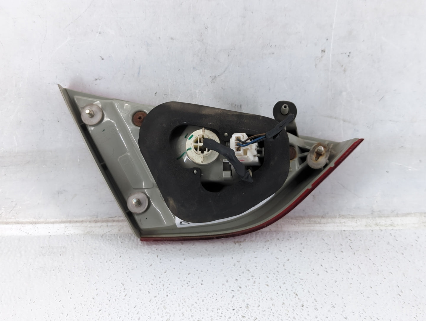 2011-2014 Hyundai Sonata Tail Light Assembly Passenger Right OEM P/N:92404-3Q Fits Fits 2011 2012 2013 2014 OEM Used Auto Pa