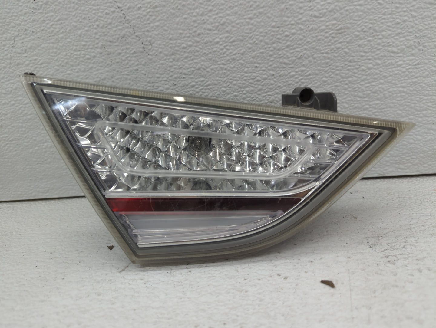 2011-2015 Hyundai Sonata Tail Light Assembly Driver Left OEM Fits Fits 2011 2012 2013 2014 2015 OEM Used Auto Parts - Oemuse