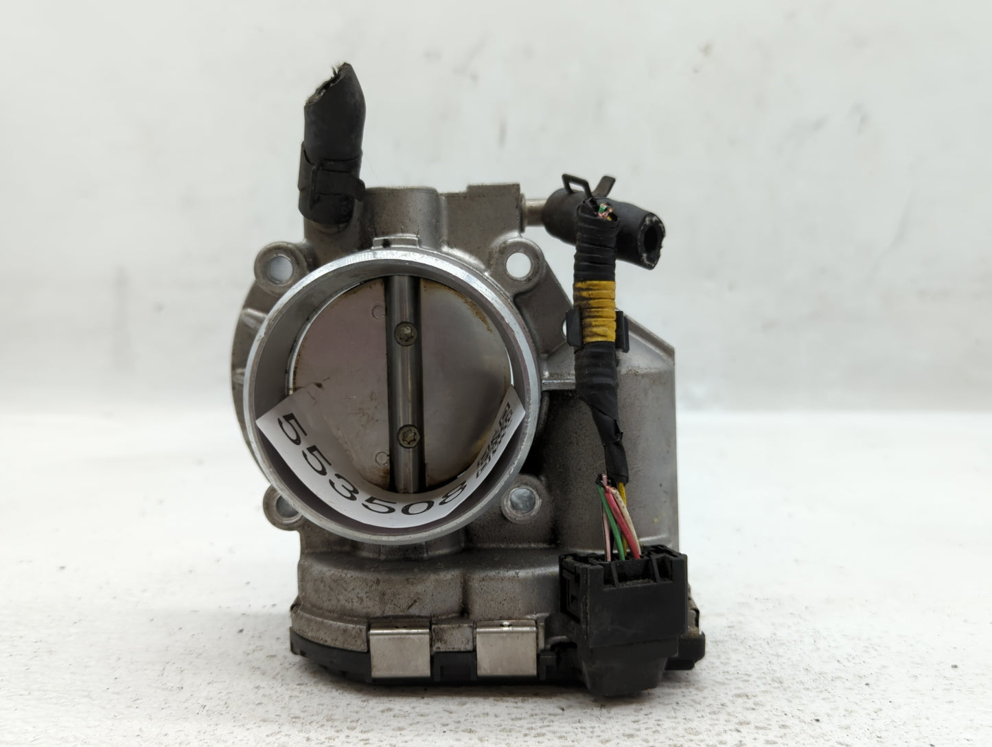 2011-2015 Hyundai Sonata Throttle Body P/N:35100-2G800 Fits Fits 2011 2012 2013 2014 2015 2016 OEM Used Auto Parts - Oemused