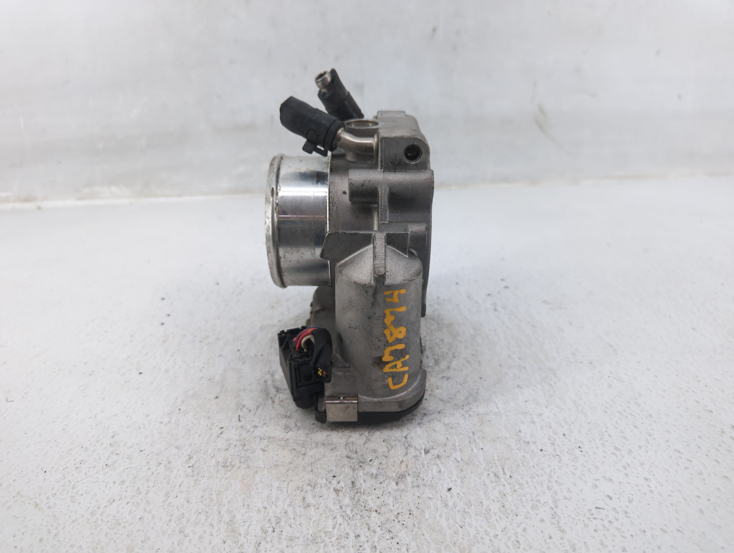 2011-2014 Hyundai Sonata Throttle Body P/N:35100-2G710 Fits Fits 2011 2012 2013 2014 2015 2016 OEM Used Auto Parts - Oemused