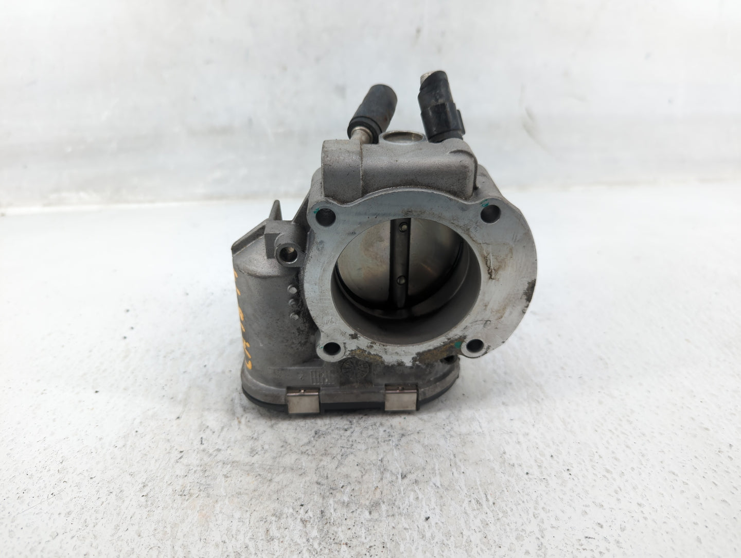2011-2014 Hyundai Sonata Throttle Body P/N:35100-2G710 Fits Fits 2011 2012 2013 2014 2015 2016 OEM Used Auto Parts - Oemused