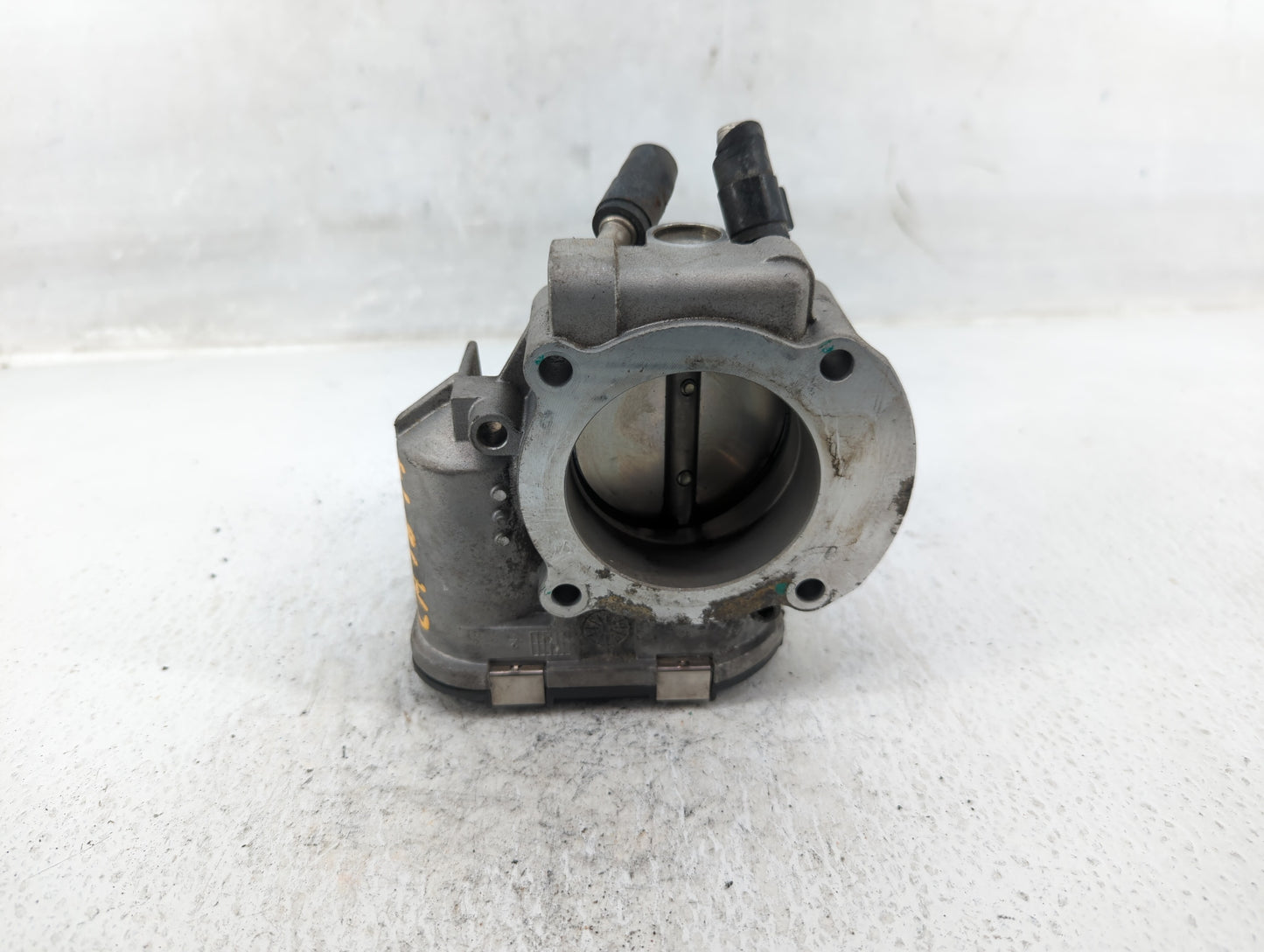 2011-2014 Hyundai Sonata Throttle Body P/N:35100-2G710 Fits Fits 2011 2012 2013 2014 2015 2016 OEM Used Auto Parts - Oemused