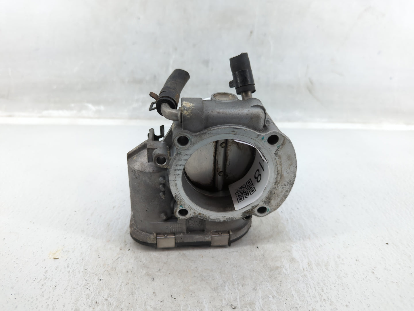 2011-2014 Hyundai Sonata Throttle Body P/N:35100-2G700 Fits Fits 2011 2012 2013 2014 2015 2016 OEM Used Auto Parts - Oemused