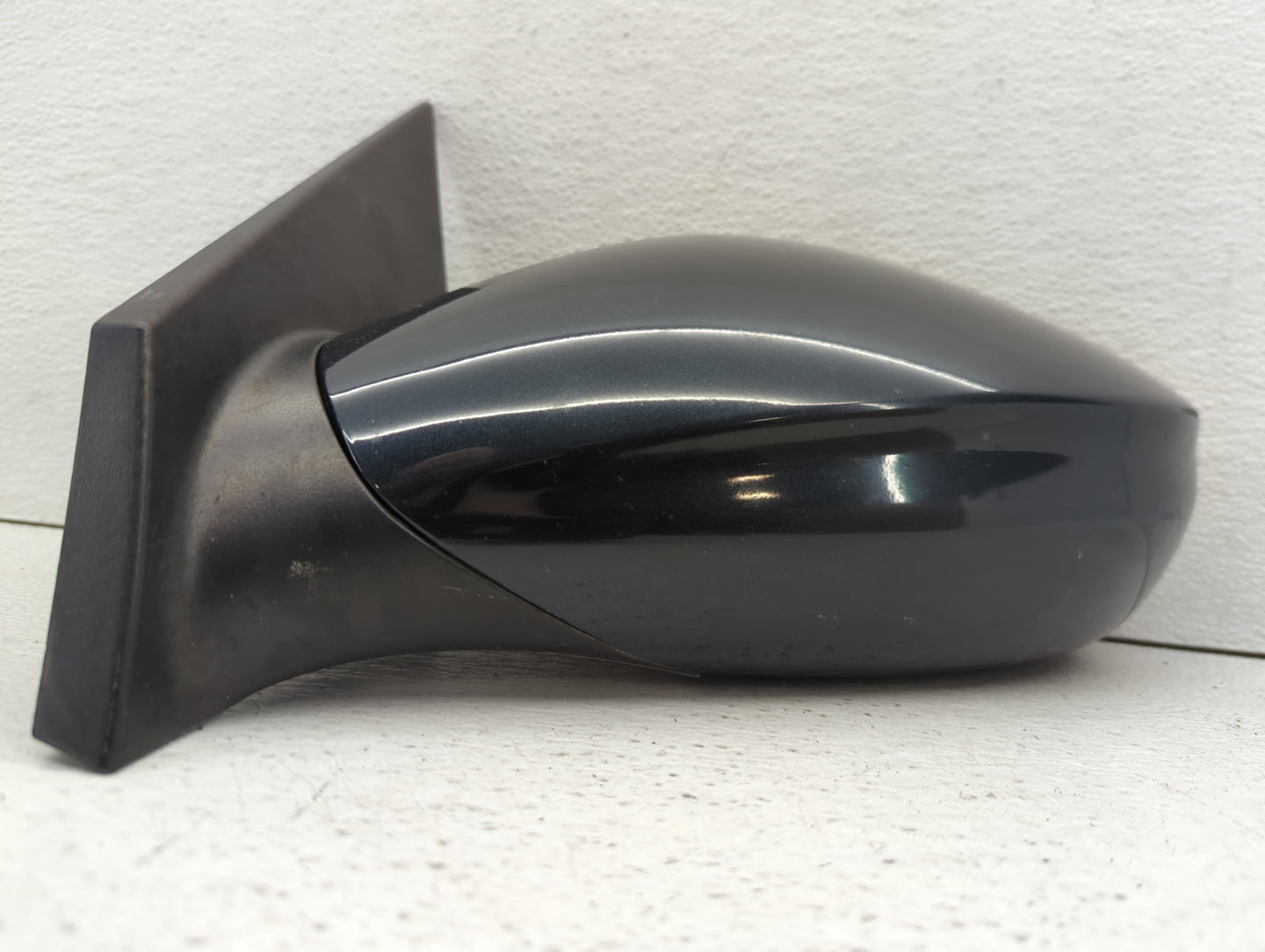 2011-2014 Hyundai Sonata Driver Side View Mirror - Left Door Mirror OEM Used - Oemusedautoparts1.com